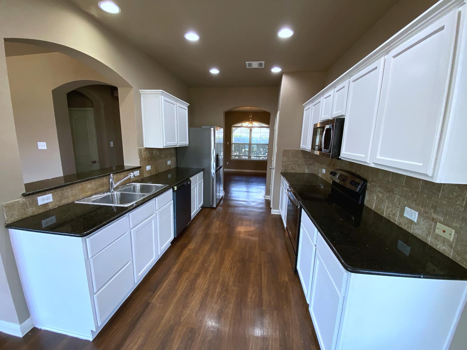 3416 Greyfriar Dr Property Photo 13