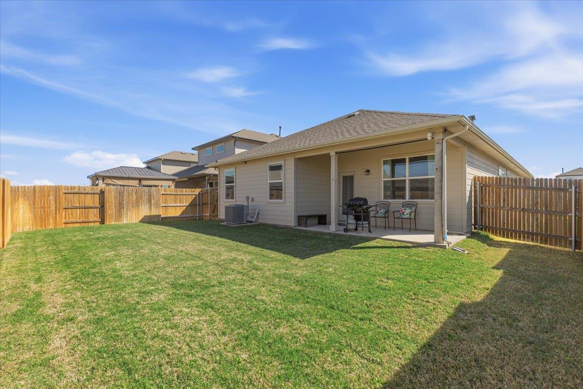112 Rainmaker Cv Property Photo 5