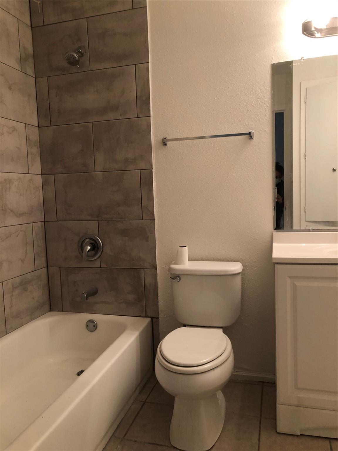 6502 S 1st St #102 Property Photo 25