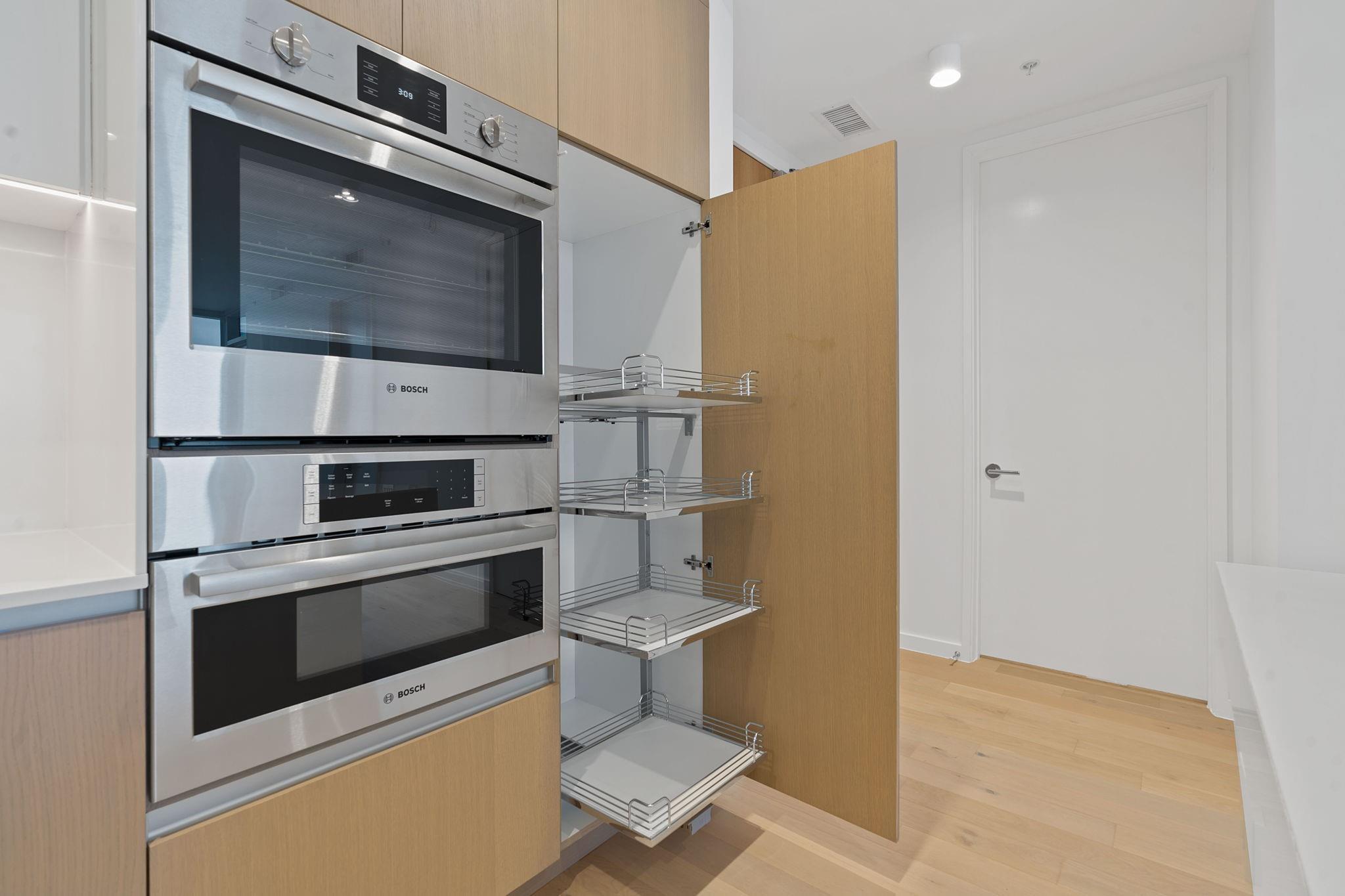 313 W 17th St #1203 Property Photo 8