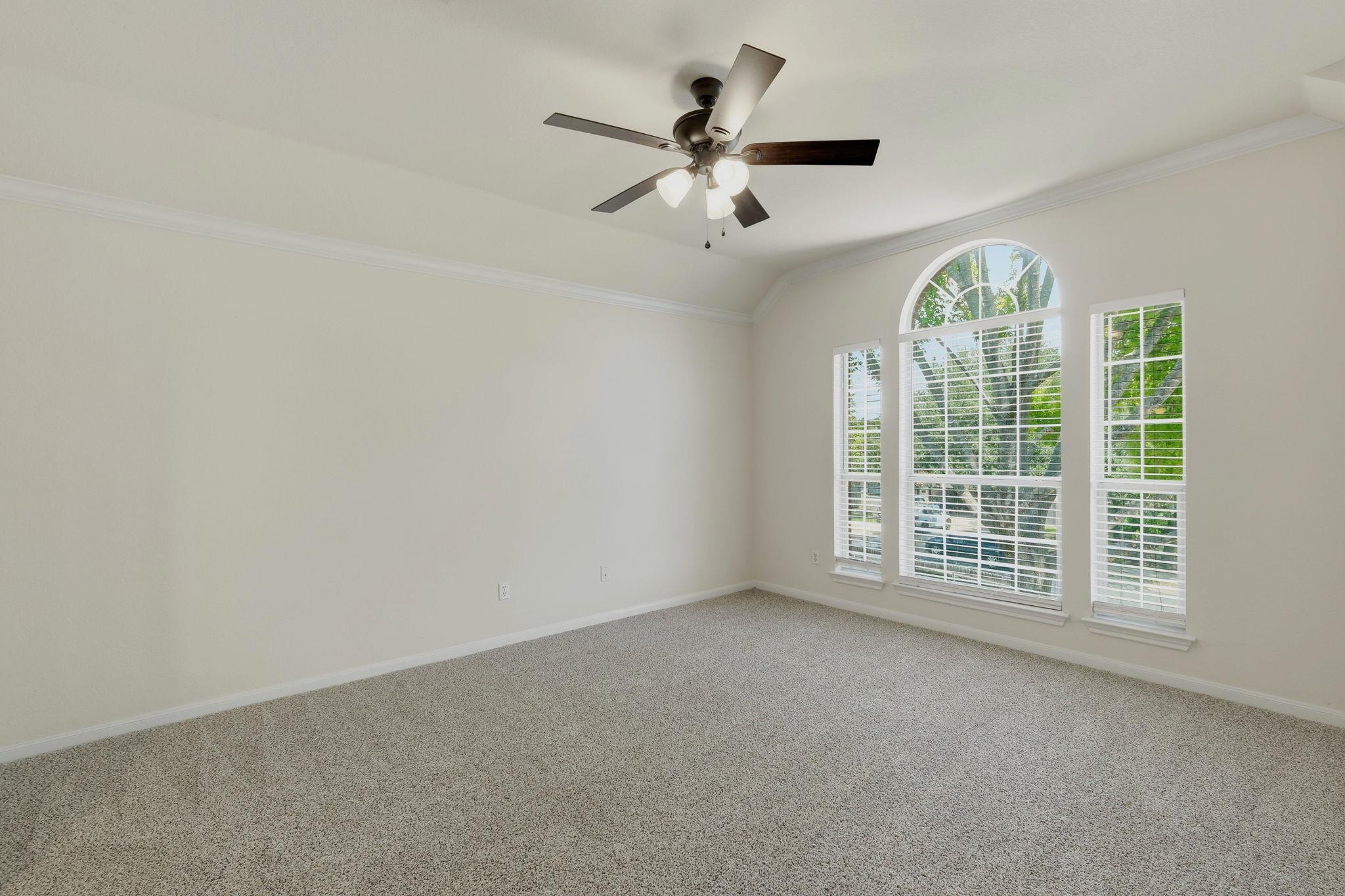 2033 Creole Dr Property Photo 6