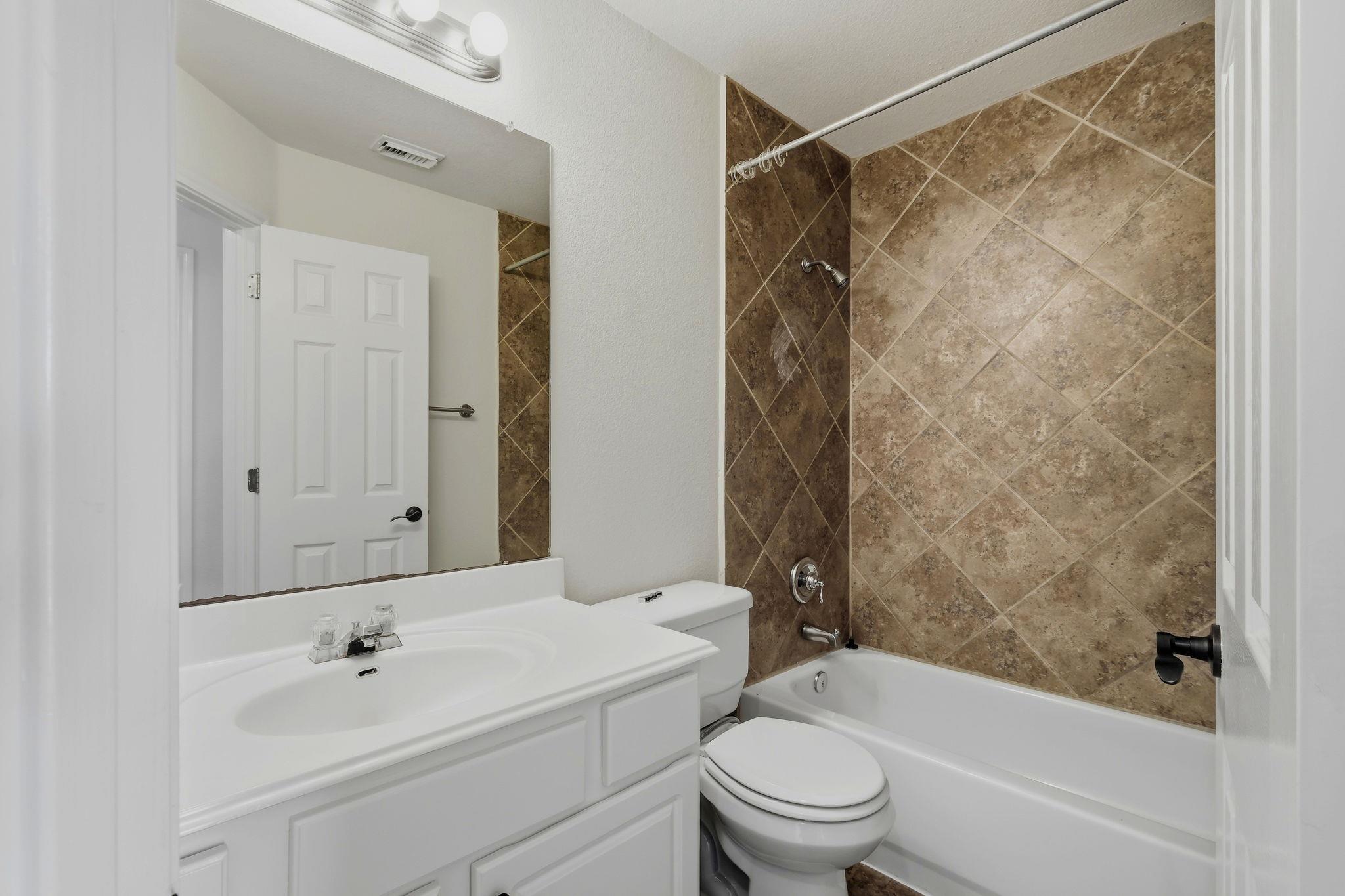 2033 Creole Dr Property Photo 10