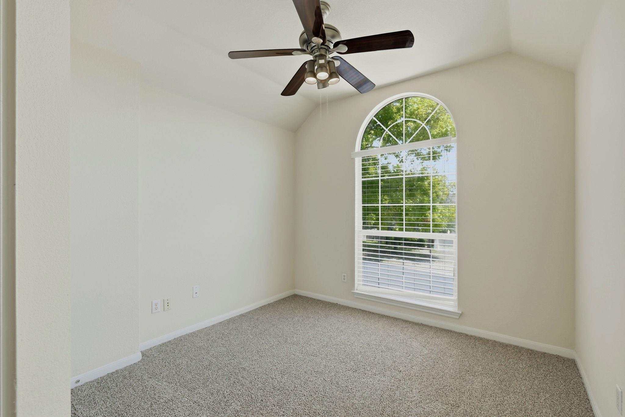2033 Creole Dr Property Photo 11