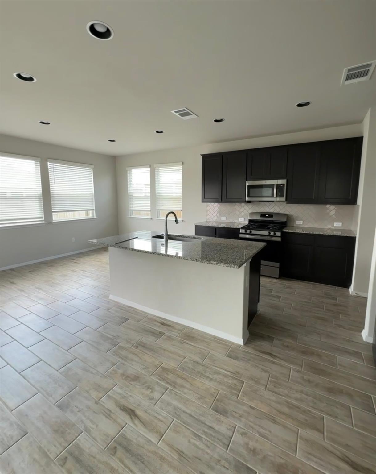 131 Heather Glen Way Property Photo 2