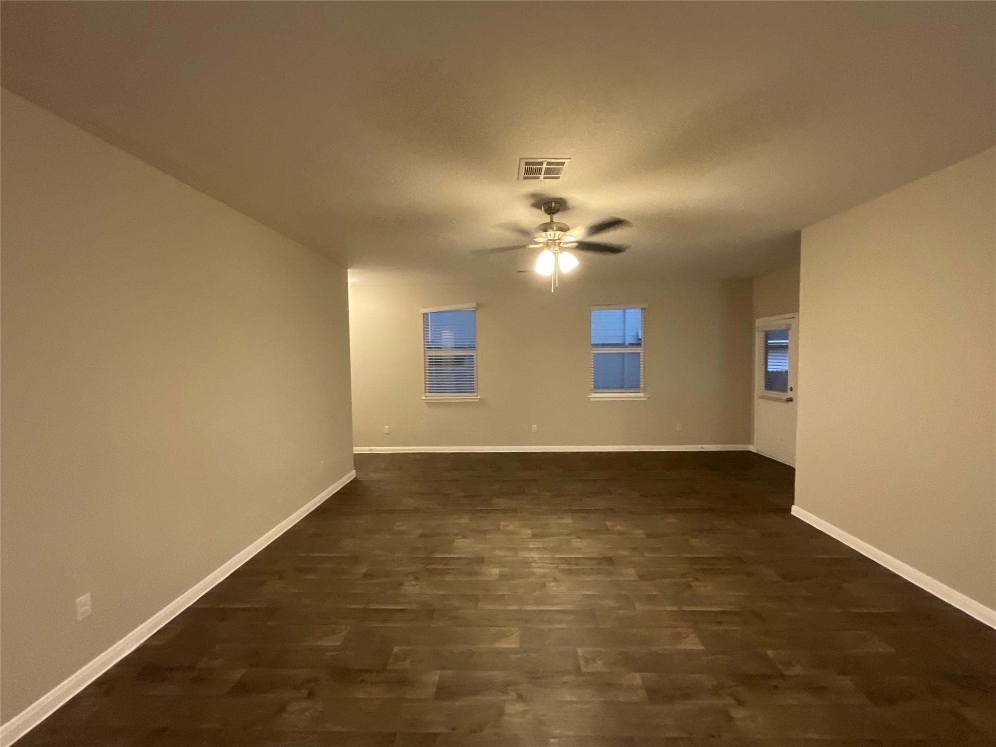 142 Jubilee Dr Property Photo 3