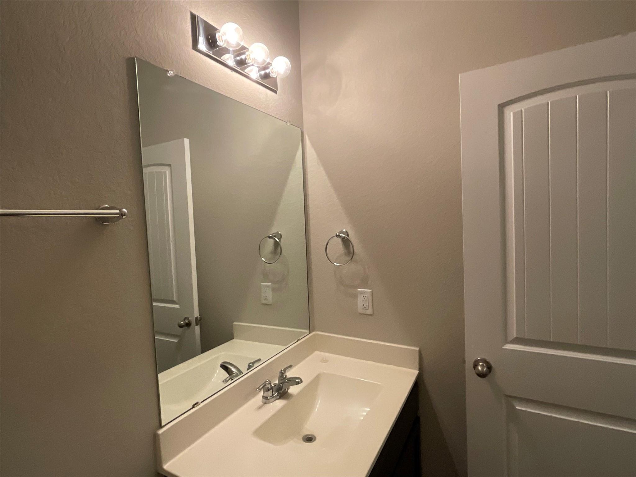 142 Jubilee Dr Property Photo 17