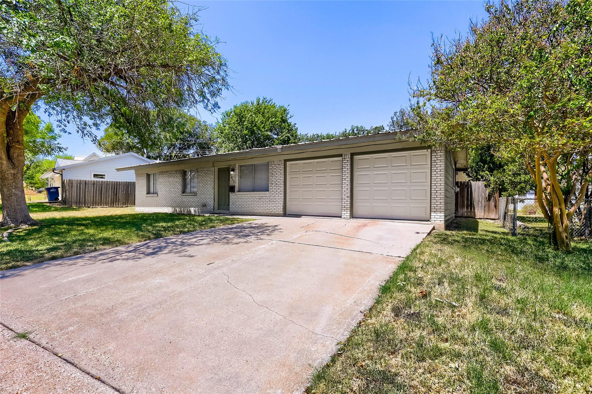 8518 Brookfield Dr Property Photo 4