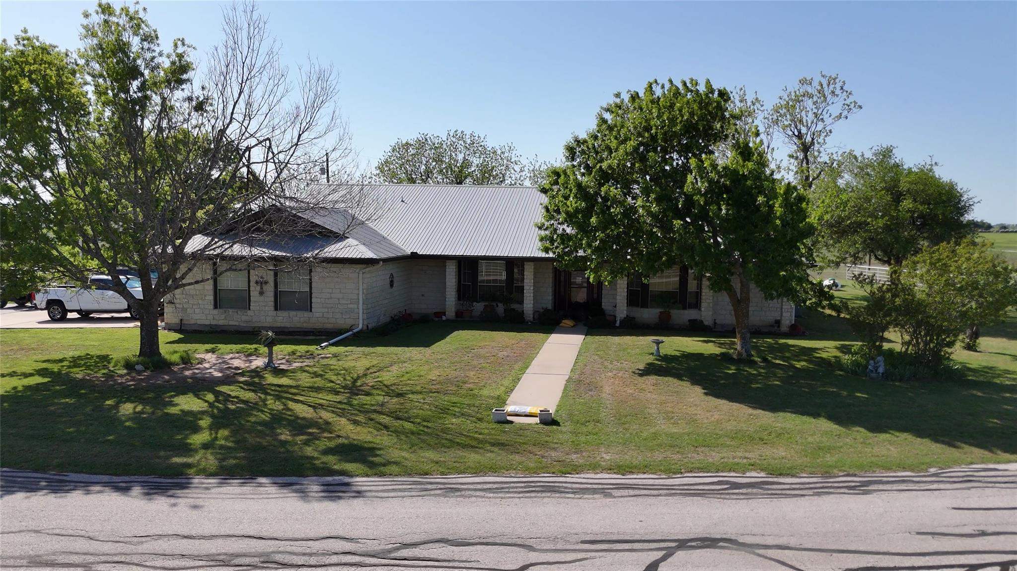 111 Lund Rd Property Photo 8