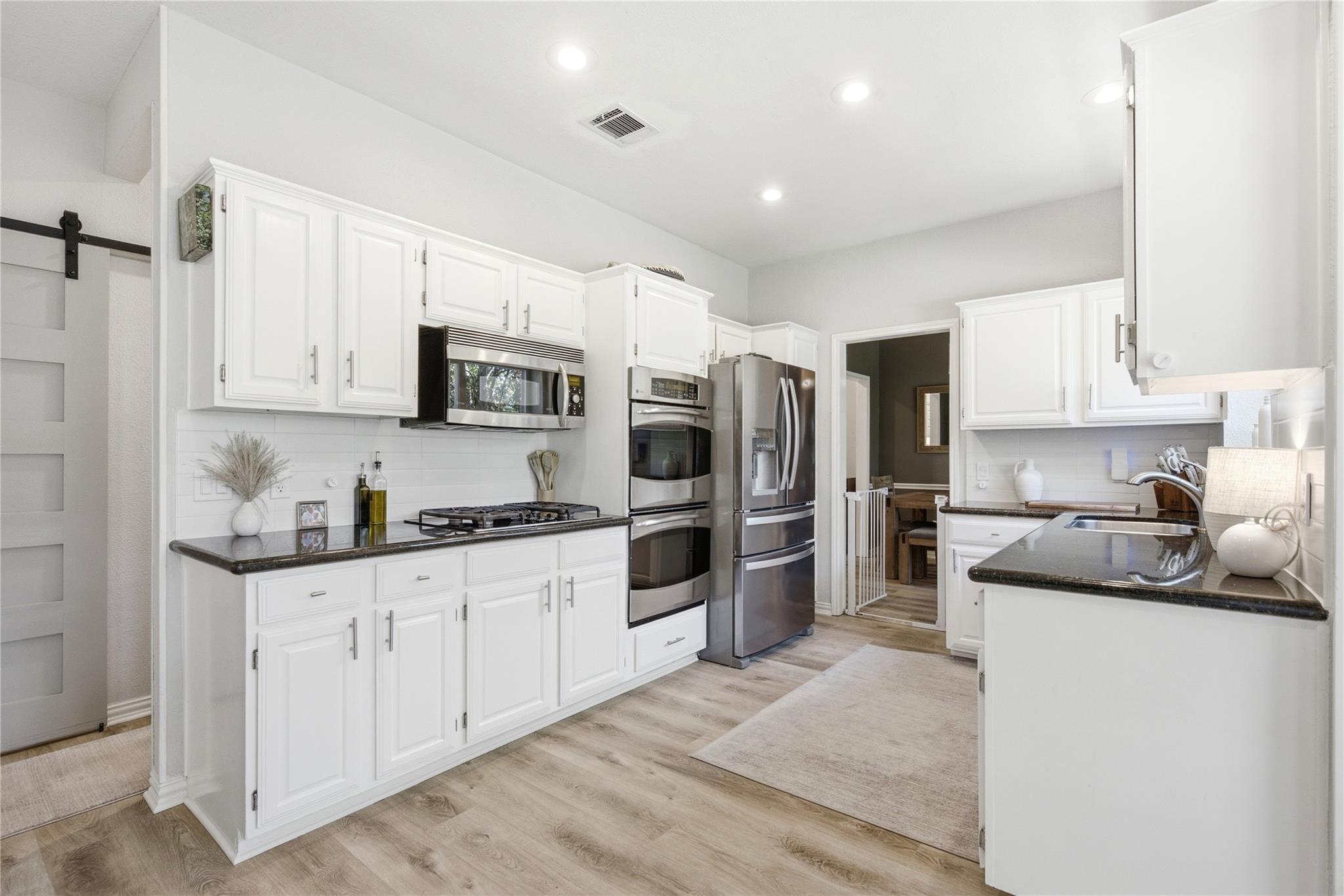 6500 Walebridge Ln Property Photo 19
