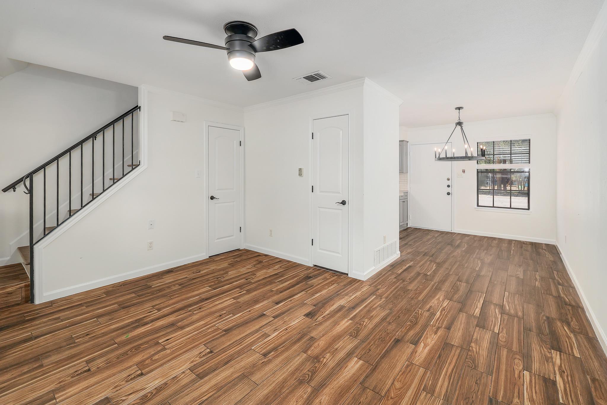 204 Northwest Dr #f Property Photo 3