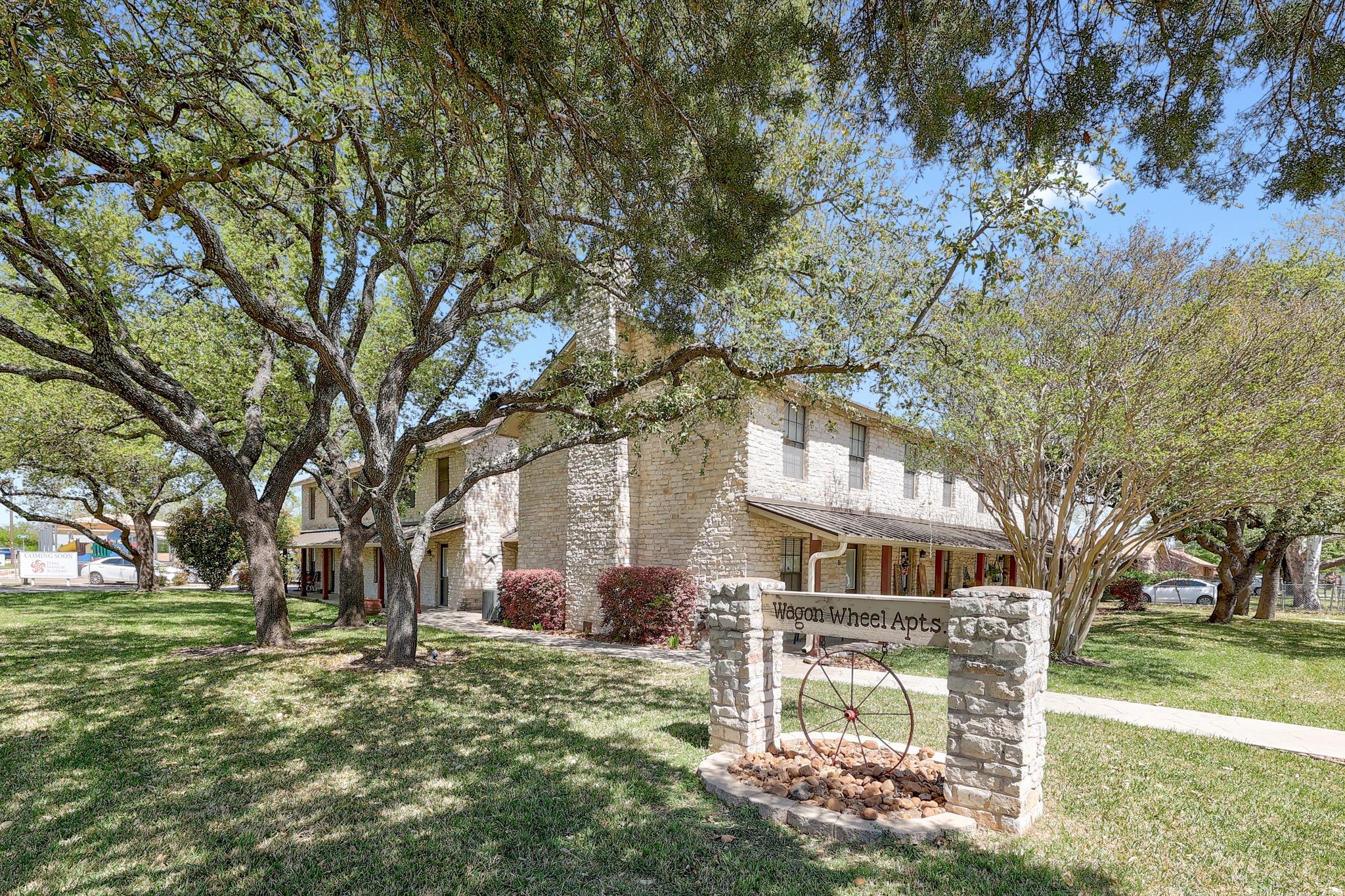 204 Northwest Dr #f Property Photo 8