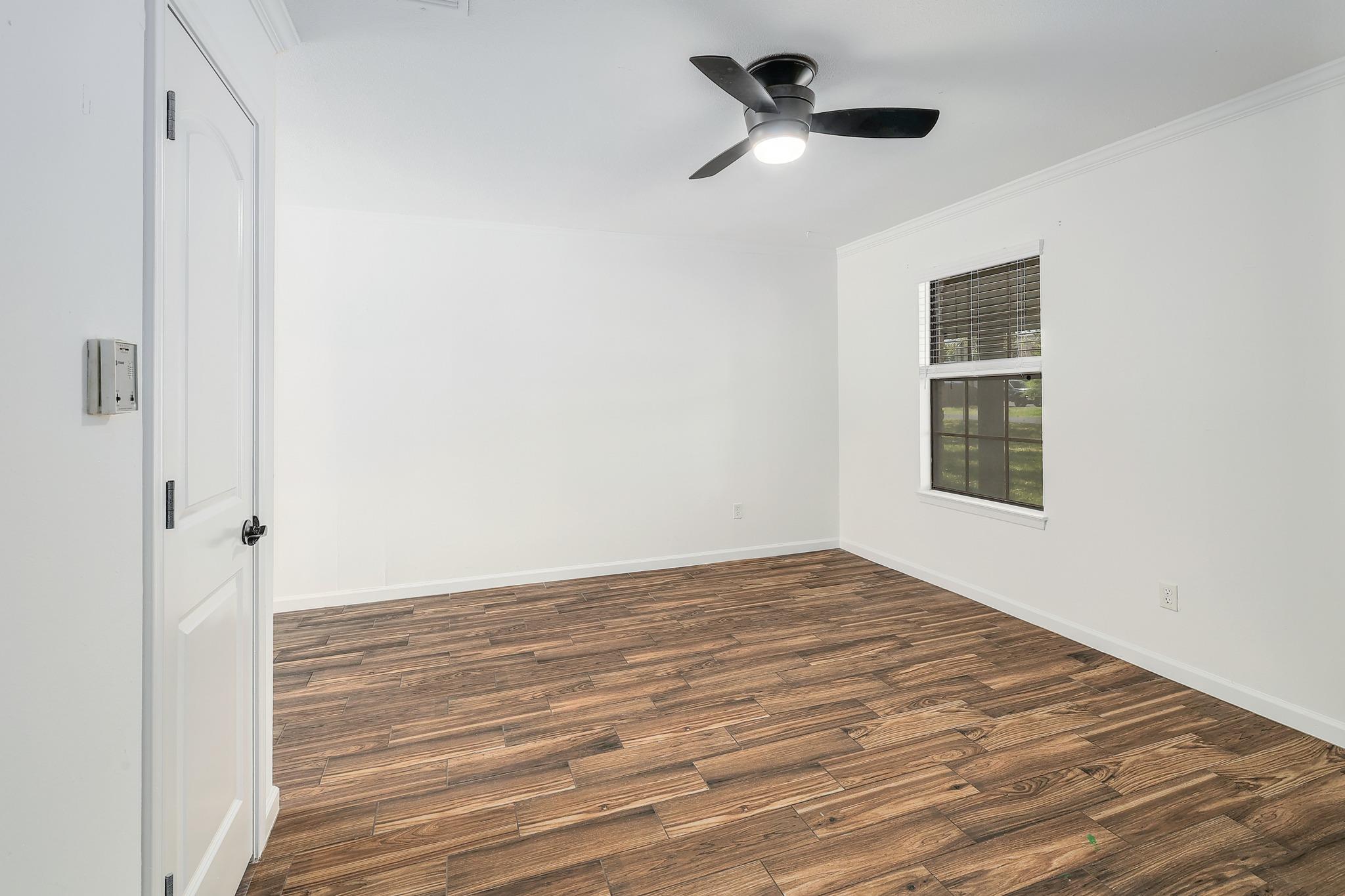 204 Northwest Dr #f Property Photo 10