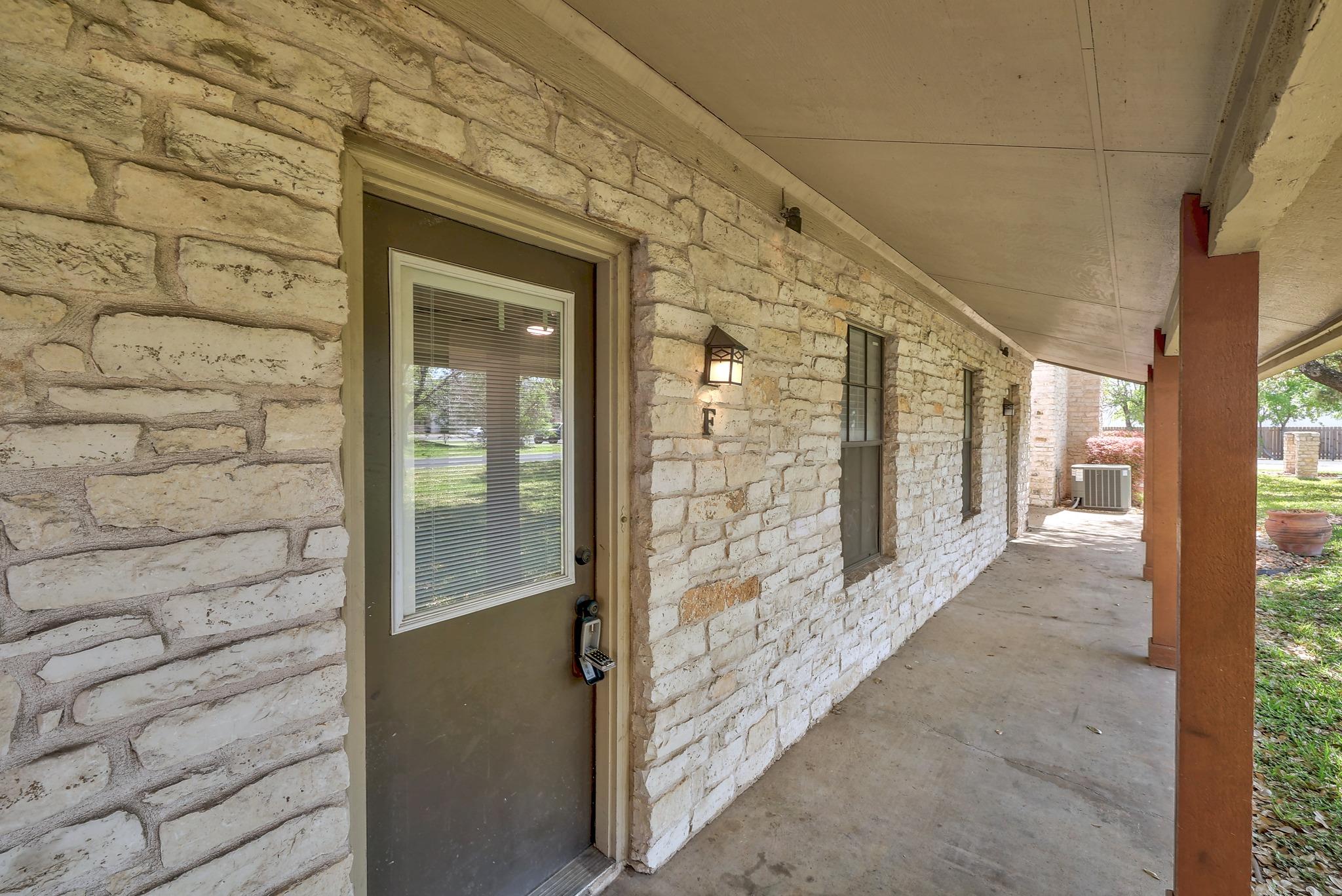 204 Northwest Dr #f Property Photo 14