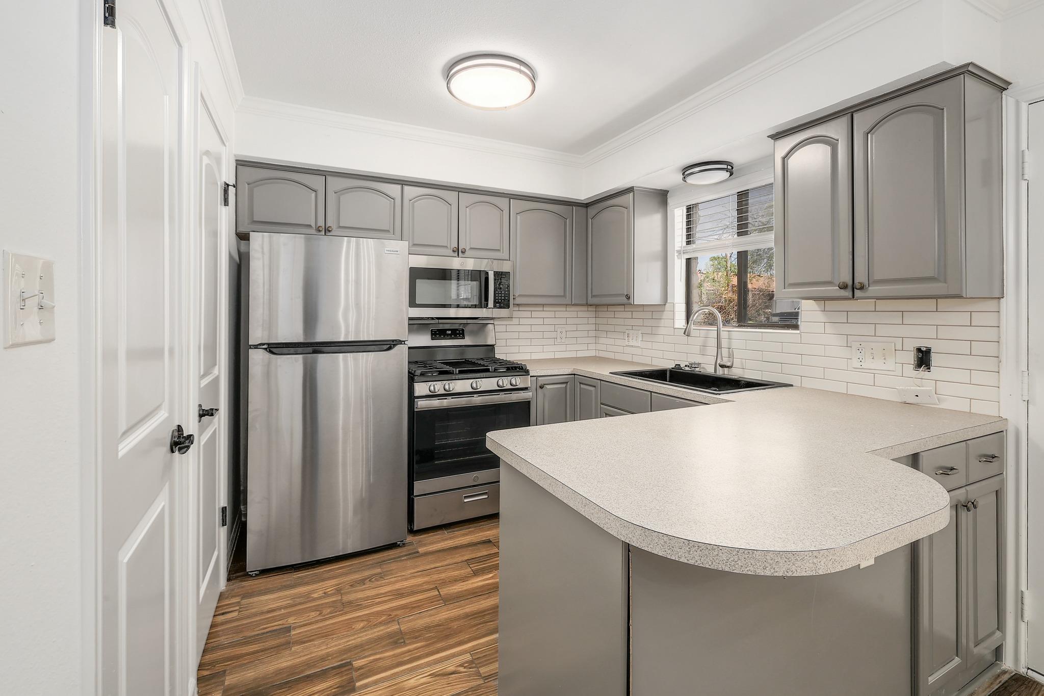 204 Northwest Dr #f Property Photo 16