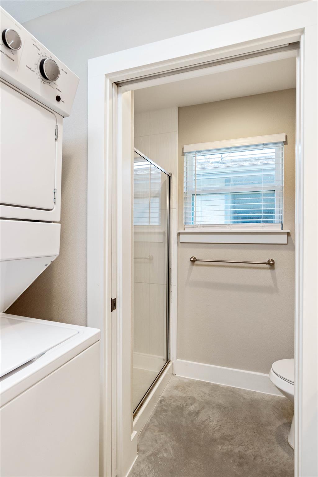 6211 Walker Ln Property Photo 6