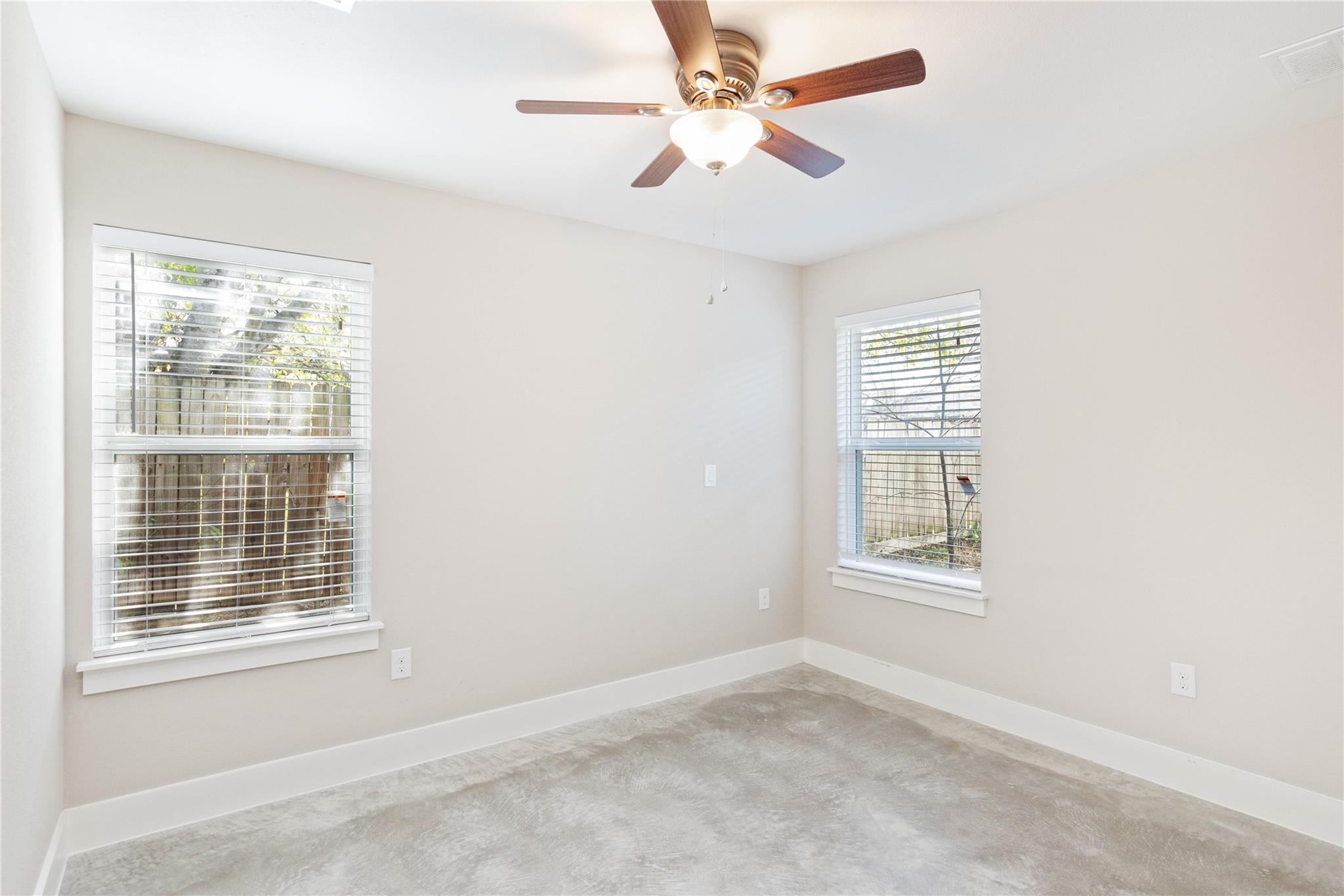 6211 Walker Ln Property Photo 8