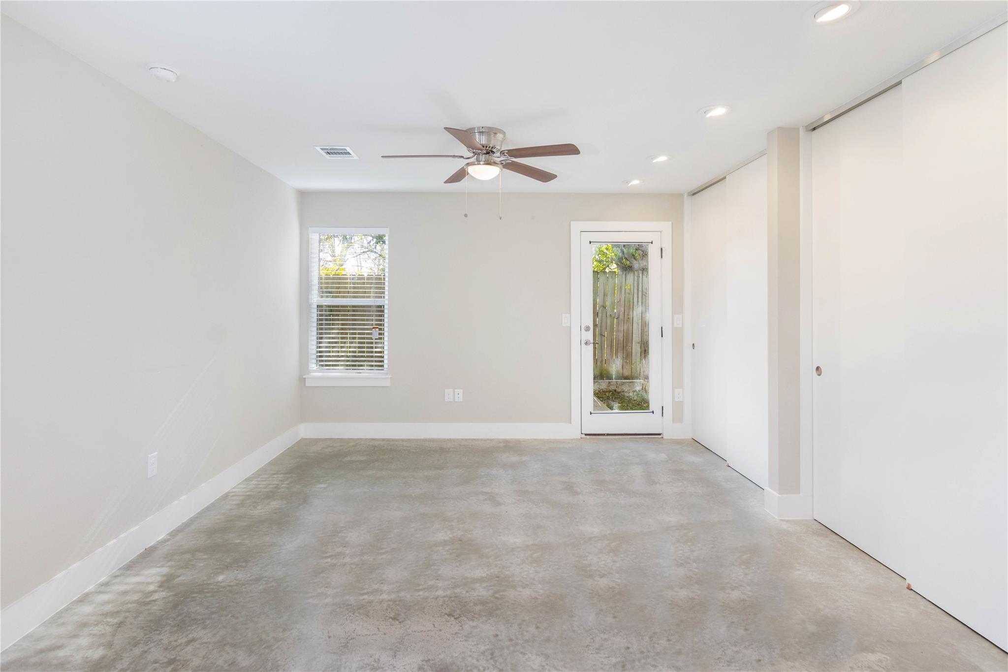 6211 Walker Ln Property Photo 9