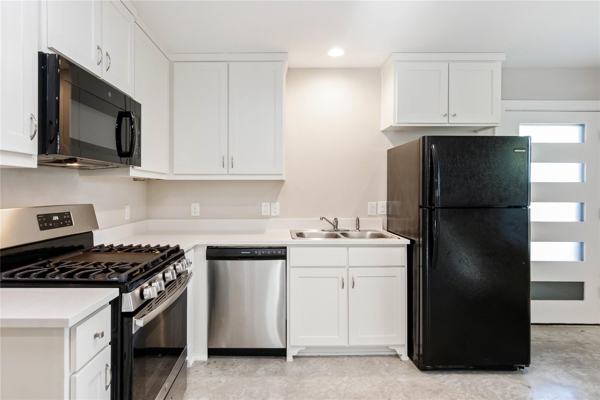 6211 Walker Ln Property Photo 15