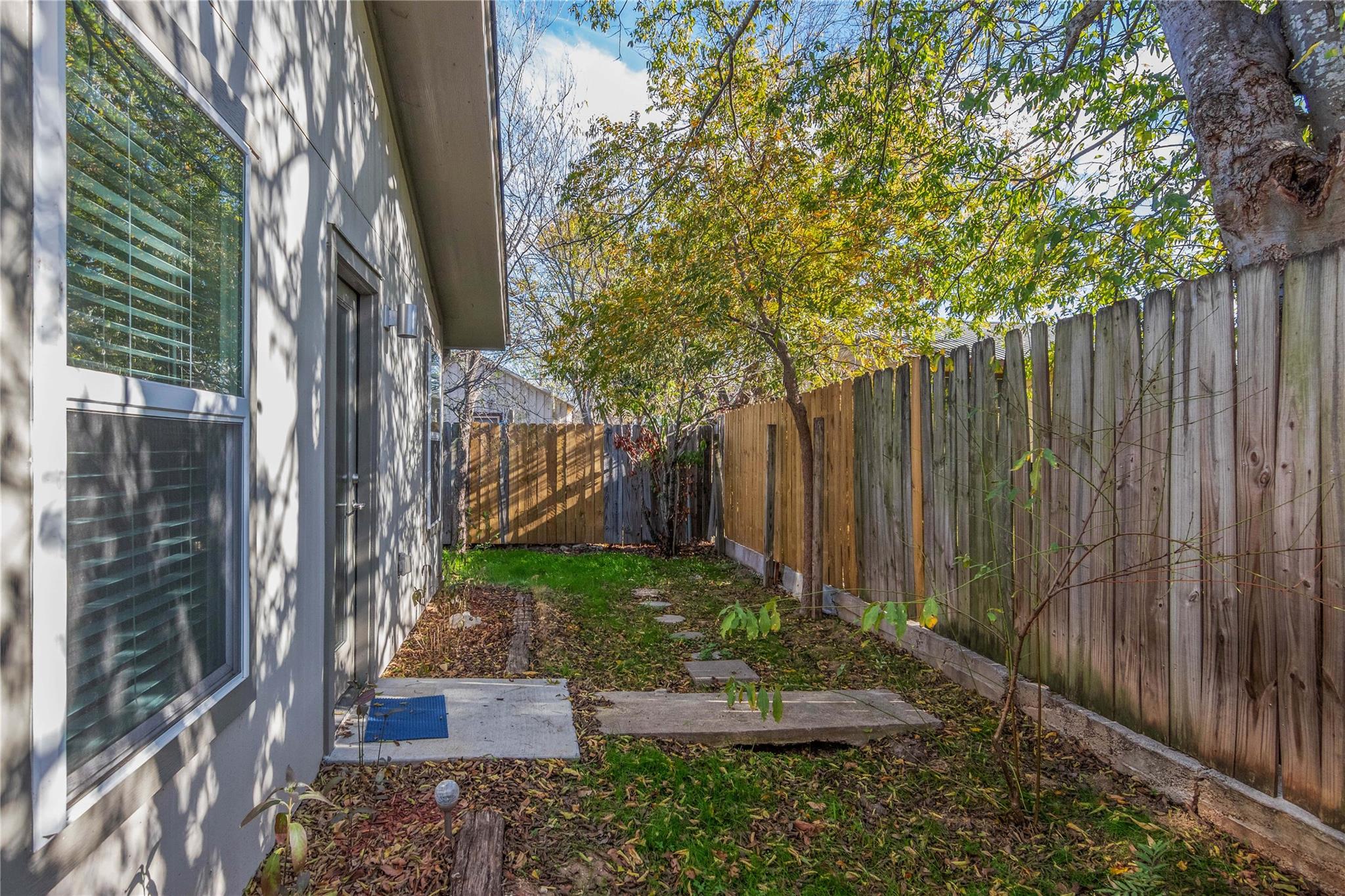 6211 Walker Ln Property Photo 16