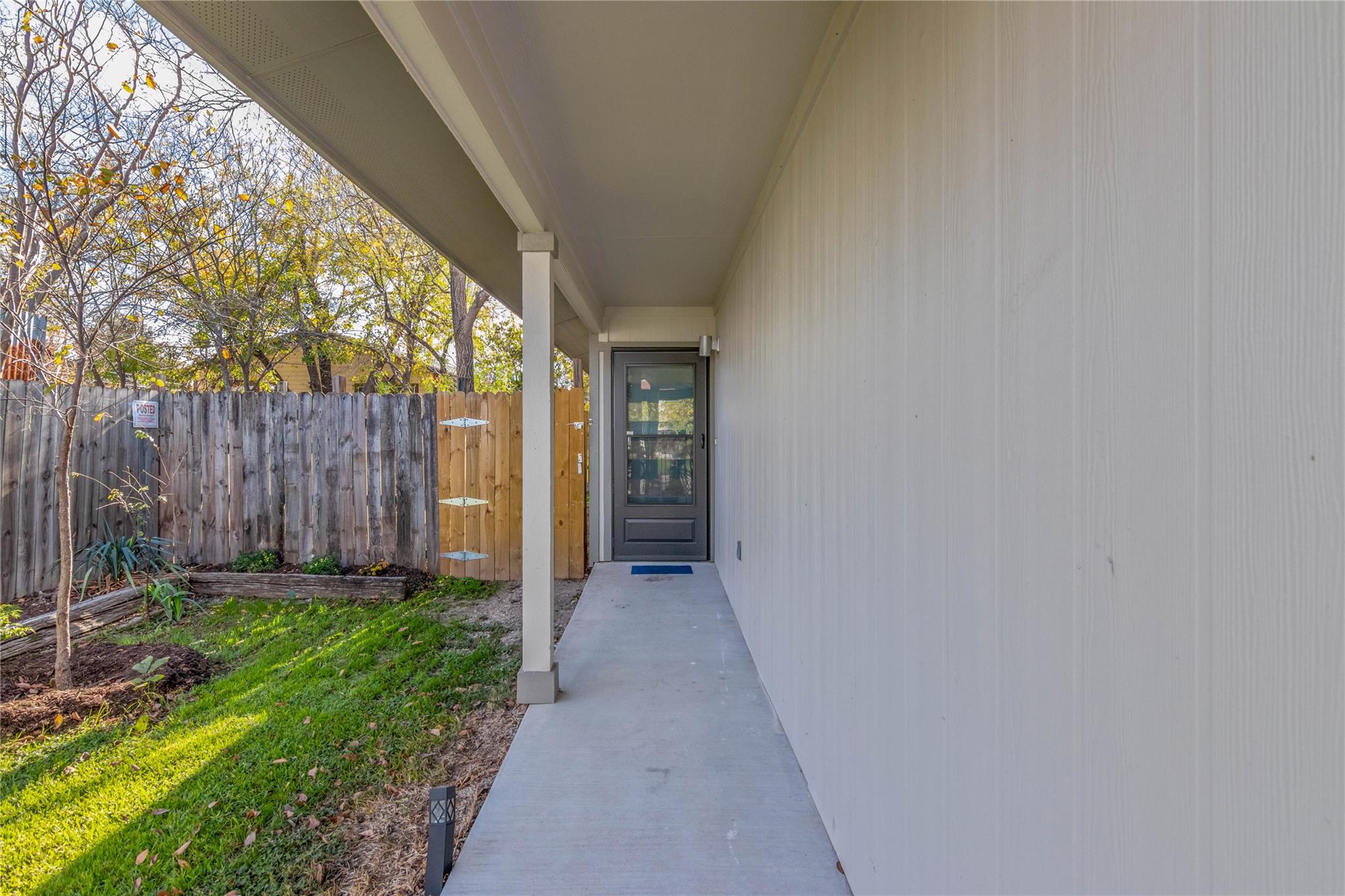 6211 Walker Ln Property Photo 17