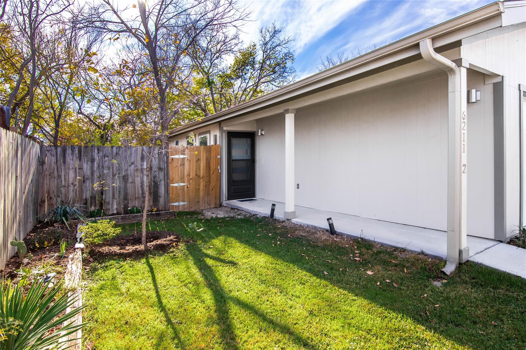 6211 Walker Ln Property Photo 18