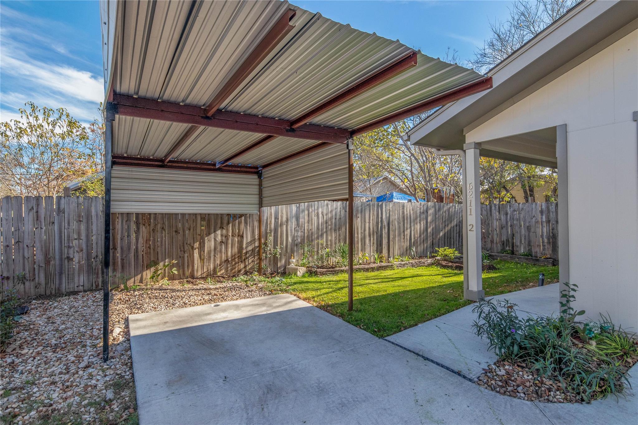 6211 Walker Ln Property Photo 19