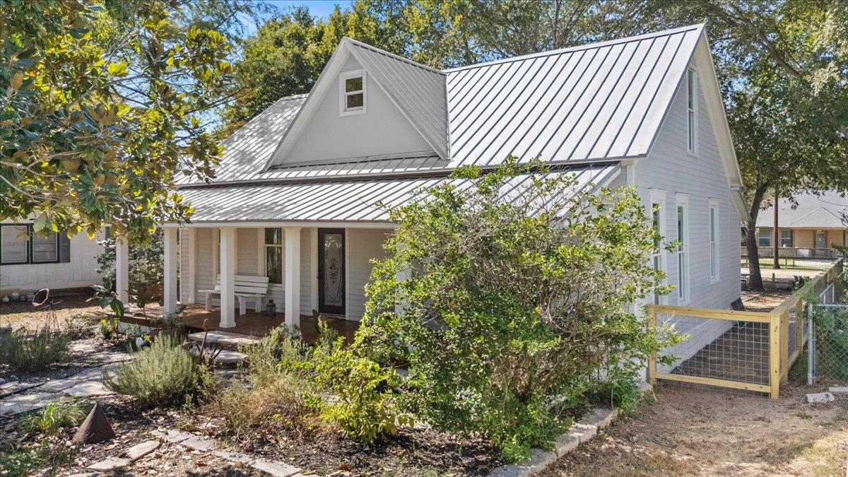 503 Wilkes St Property Photo 7