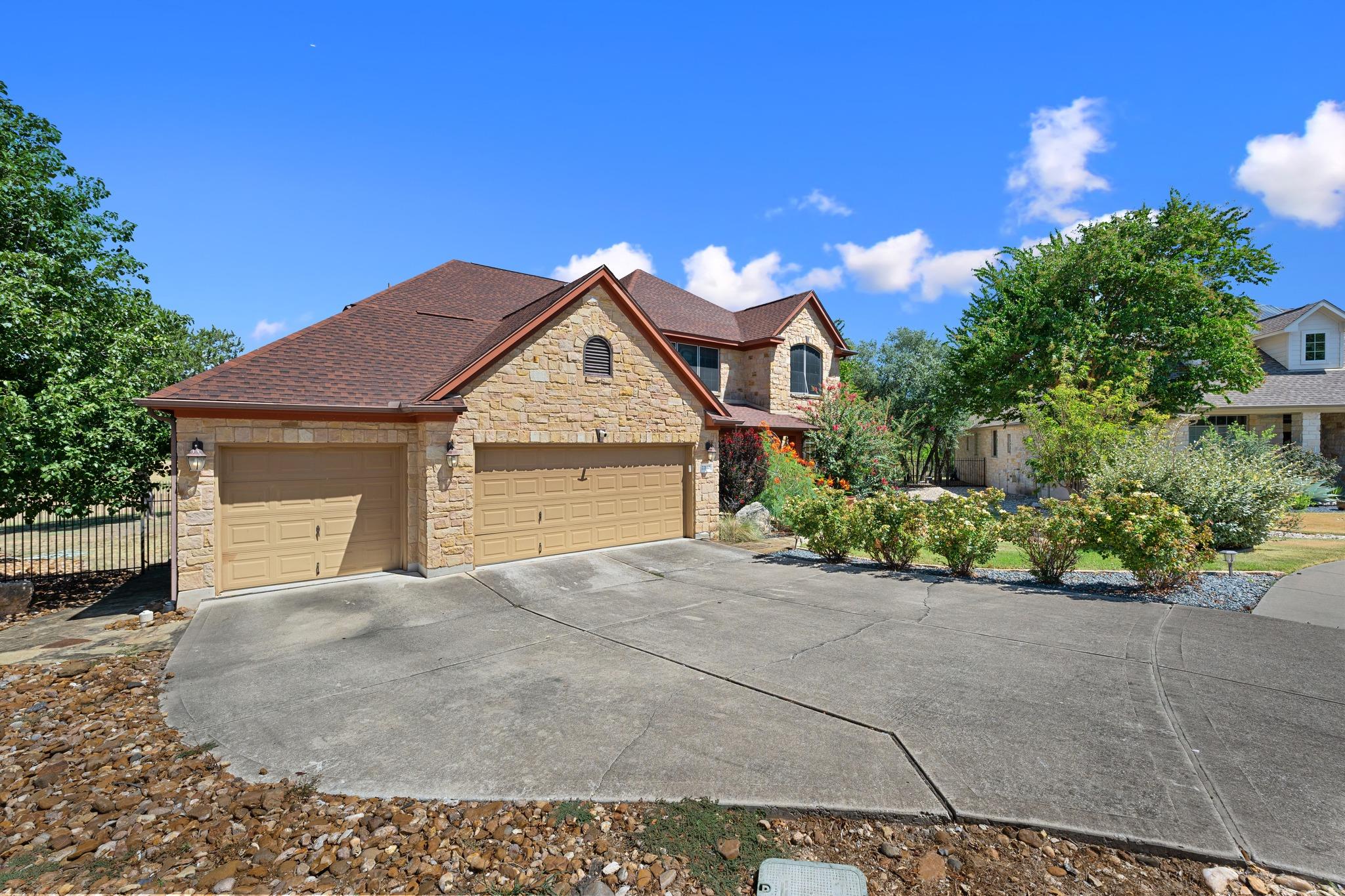 22140 Rose Grass Ln Property Photo 2