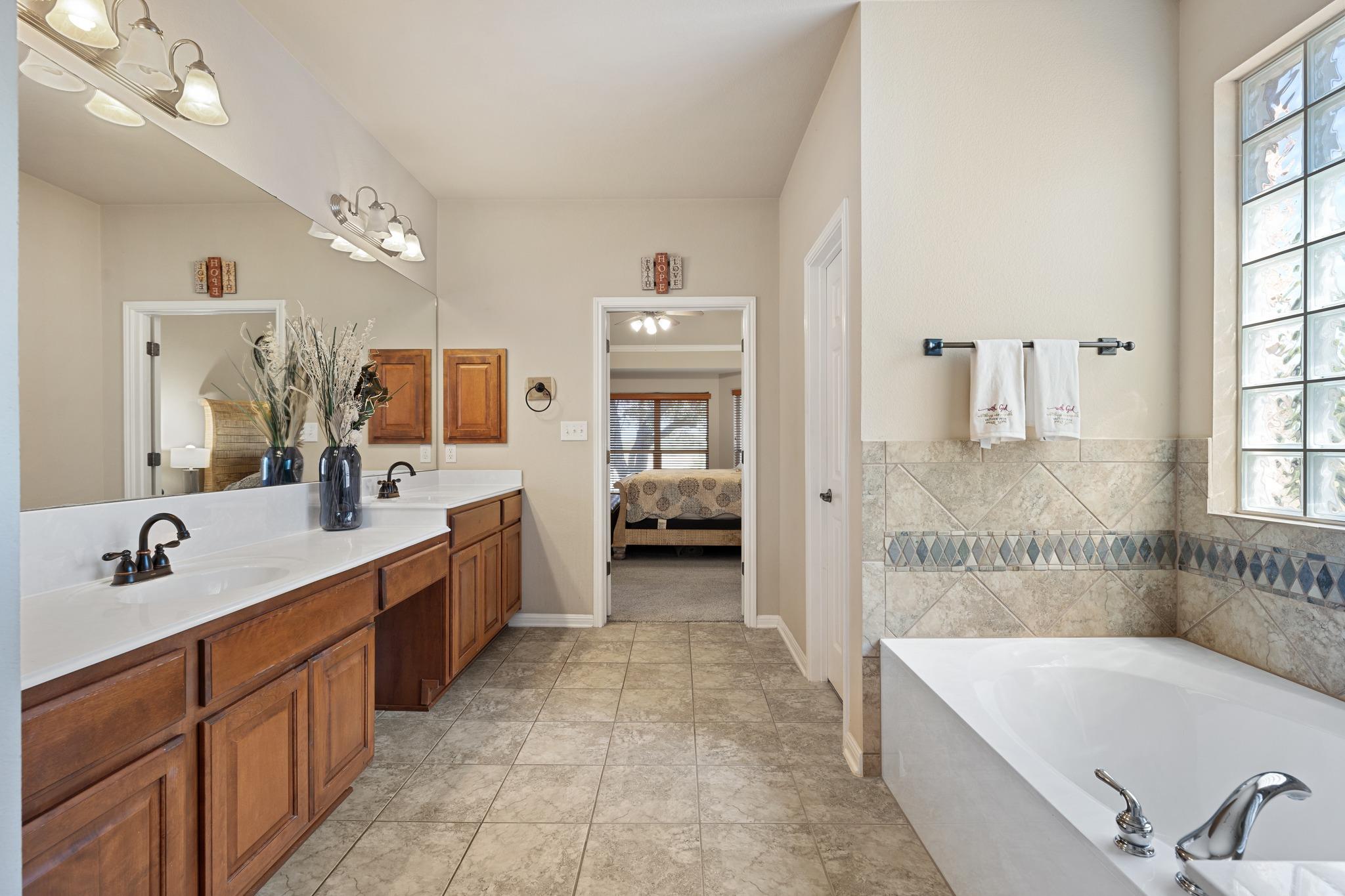 22140 Rose Grass Ln Property Photo 20