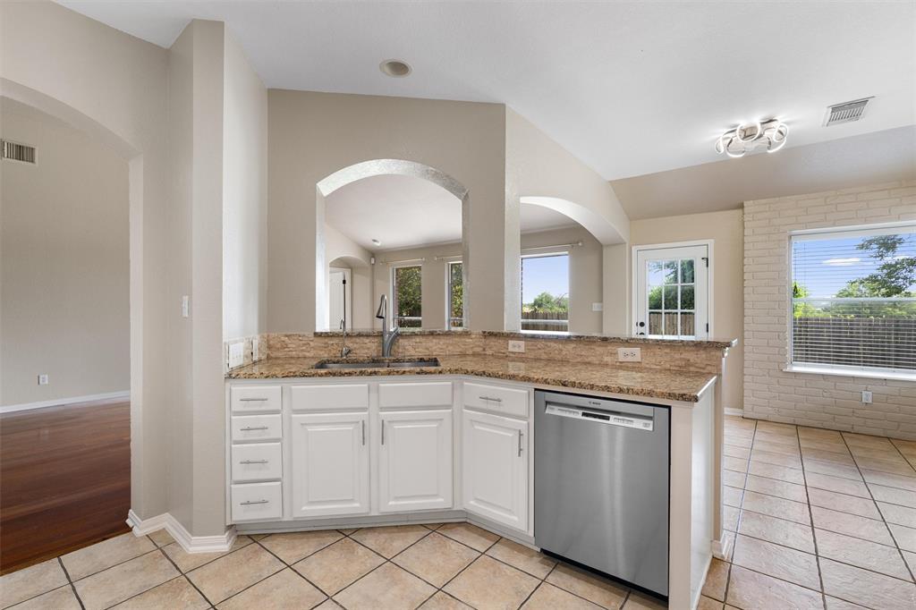 725 Botany Bay Cir Property Photo 6