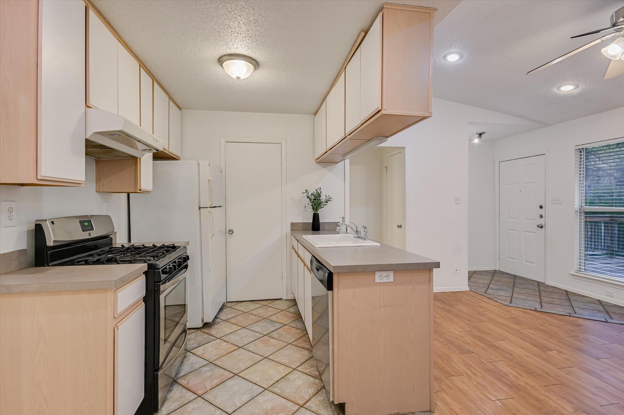 3207 Eanes Cir #b Property Photo 7
