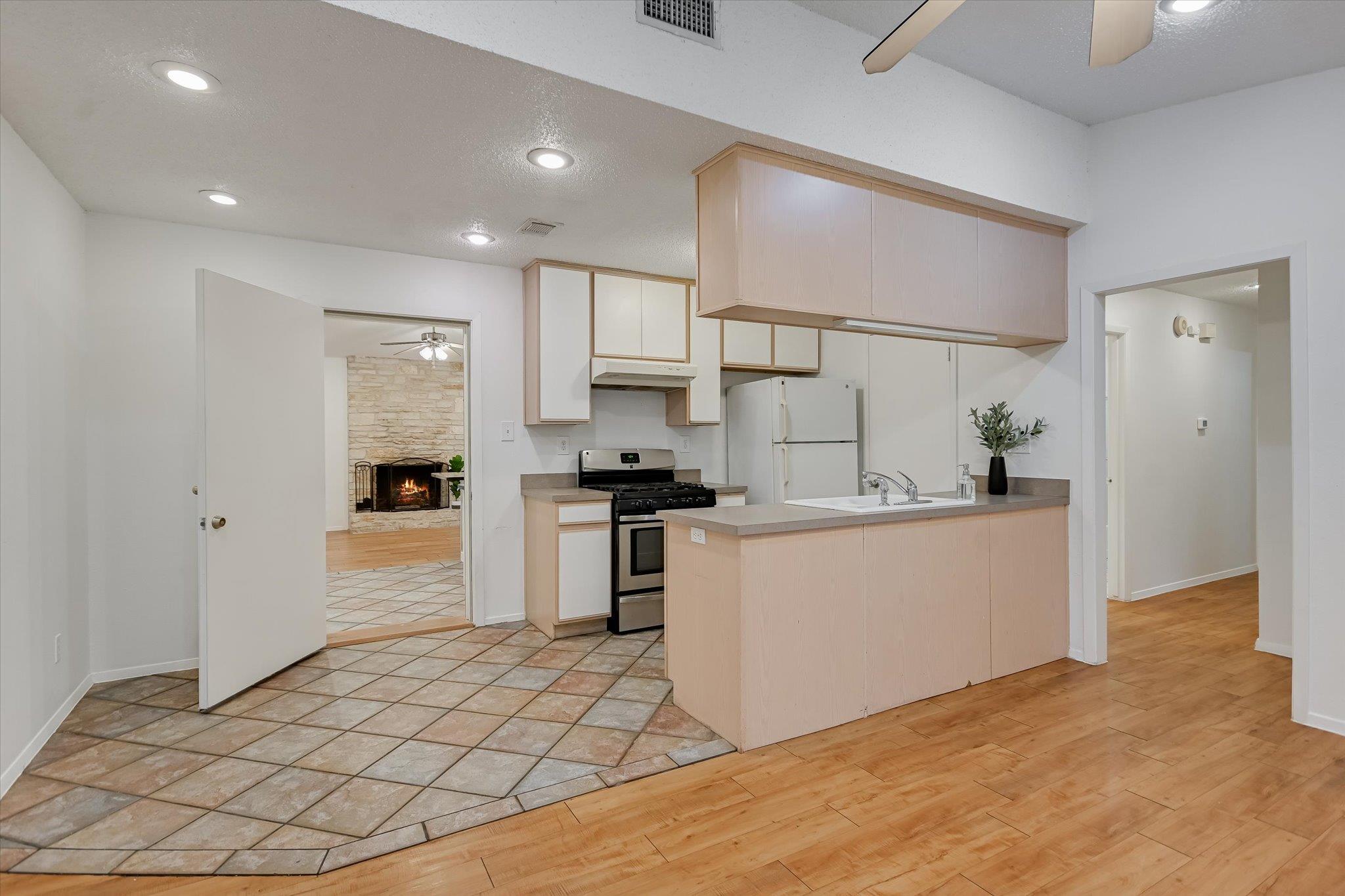 3207 Eanes Cir #b Property Photo 16