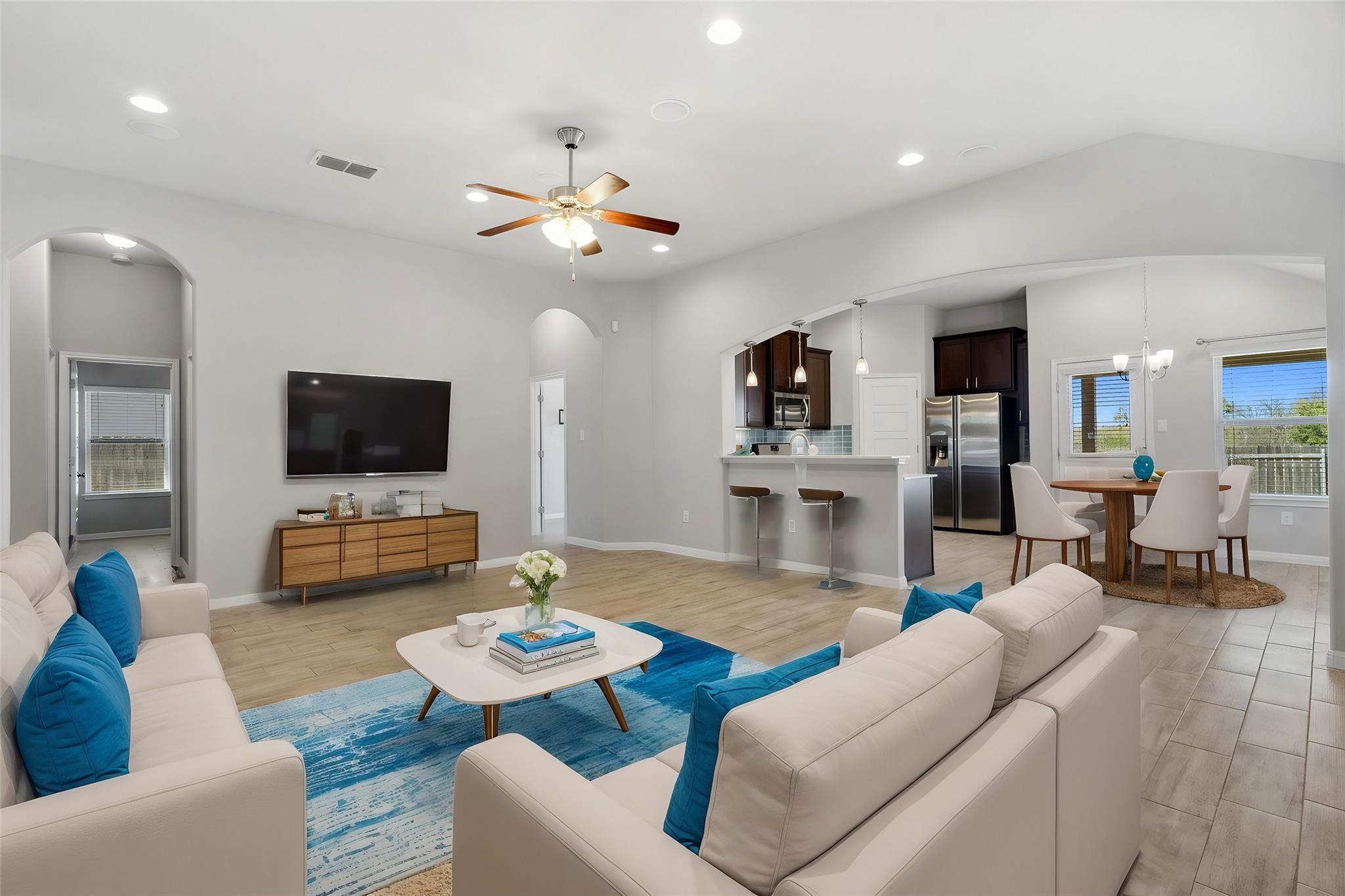 1912 Garretts Way Property Photo 4