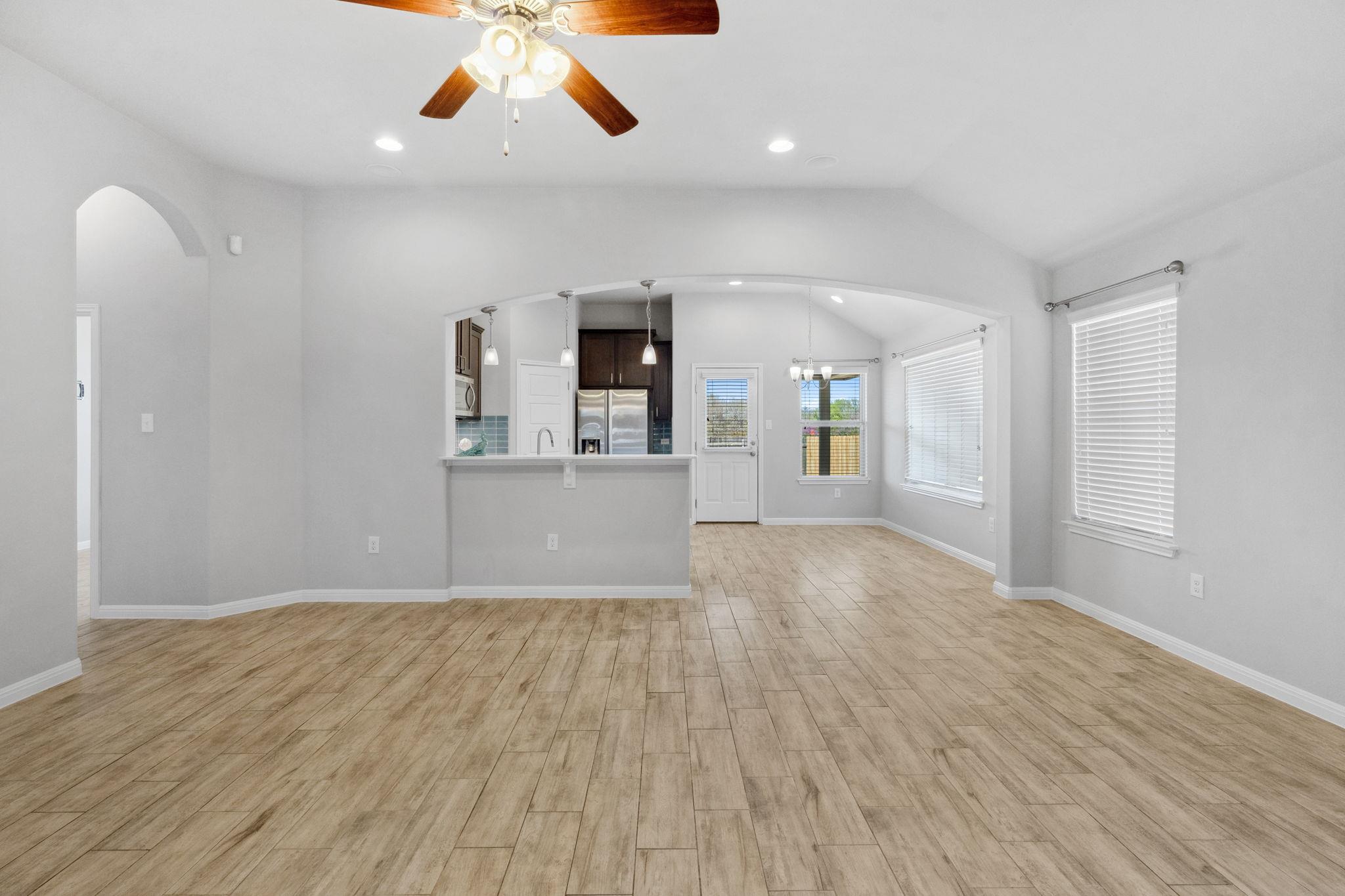 1912 Garretts Way Property Photo 7