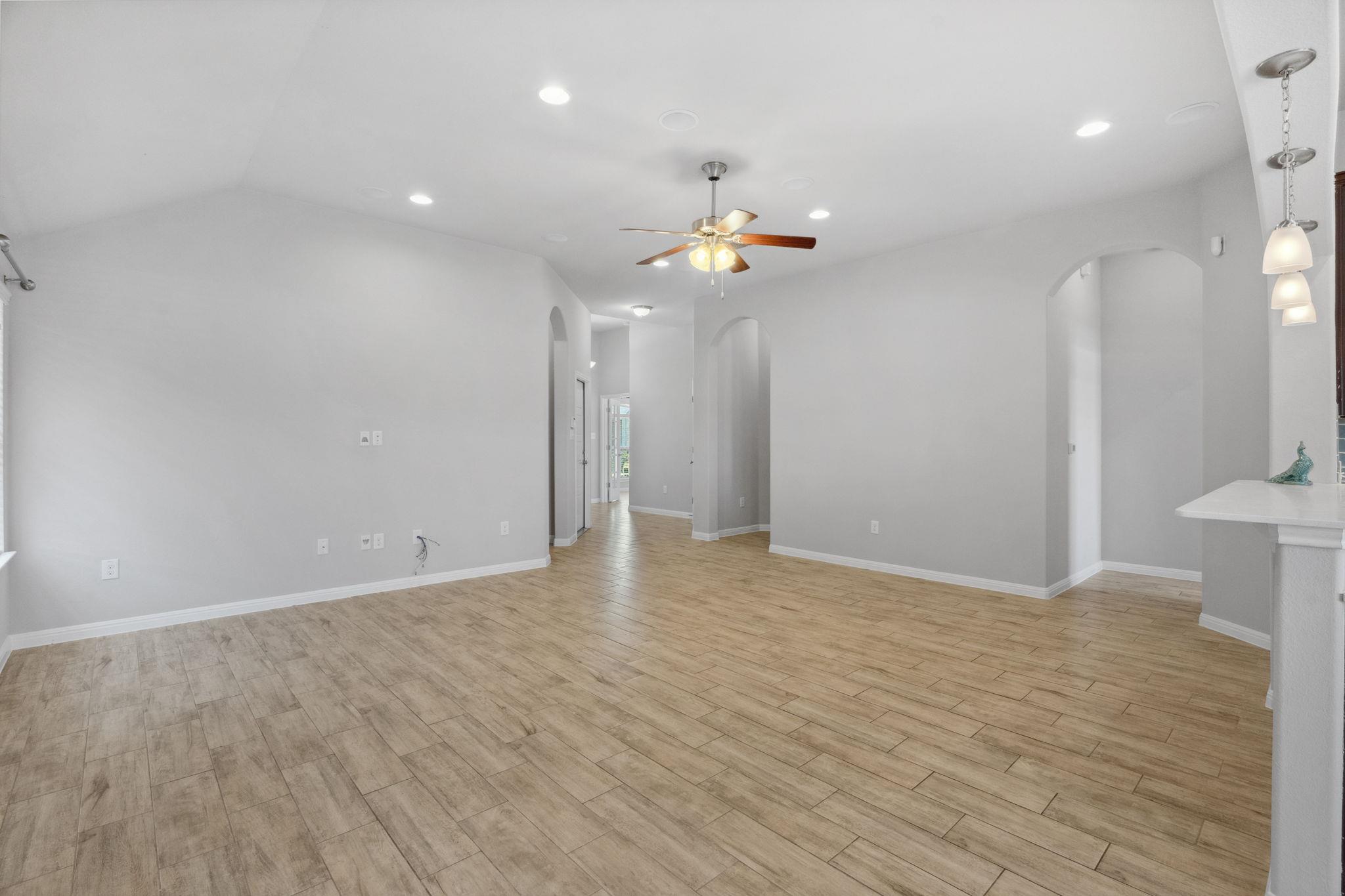 1912 Garretts Way Property Photo 8