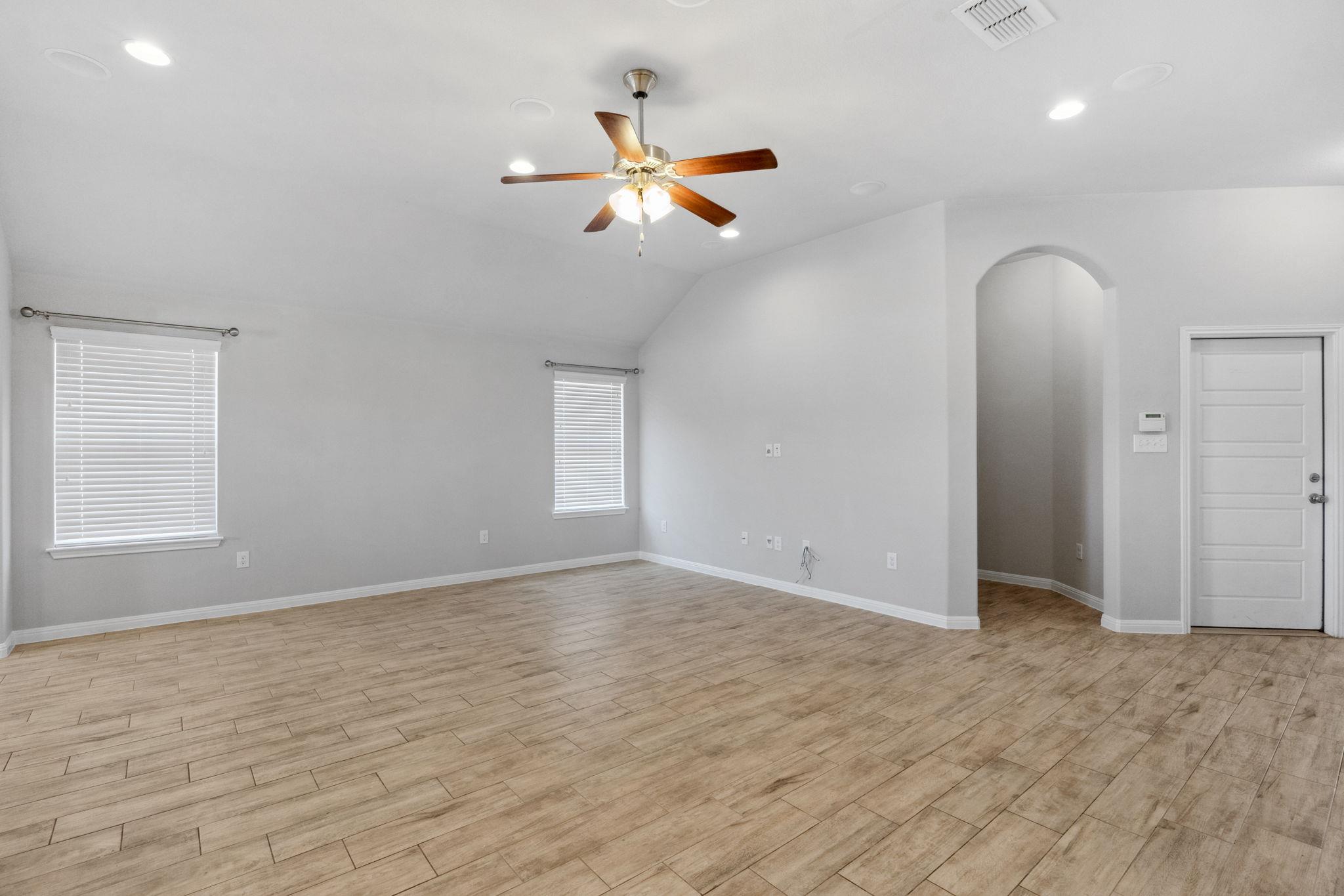 1912 Garretts Way Property Photo 9
