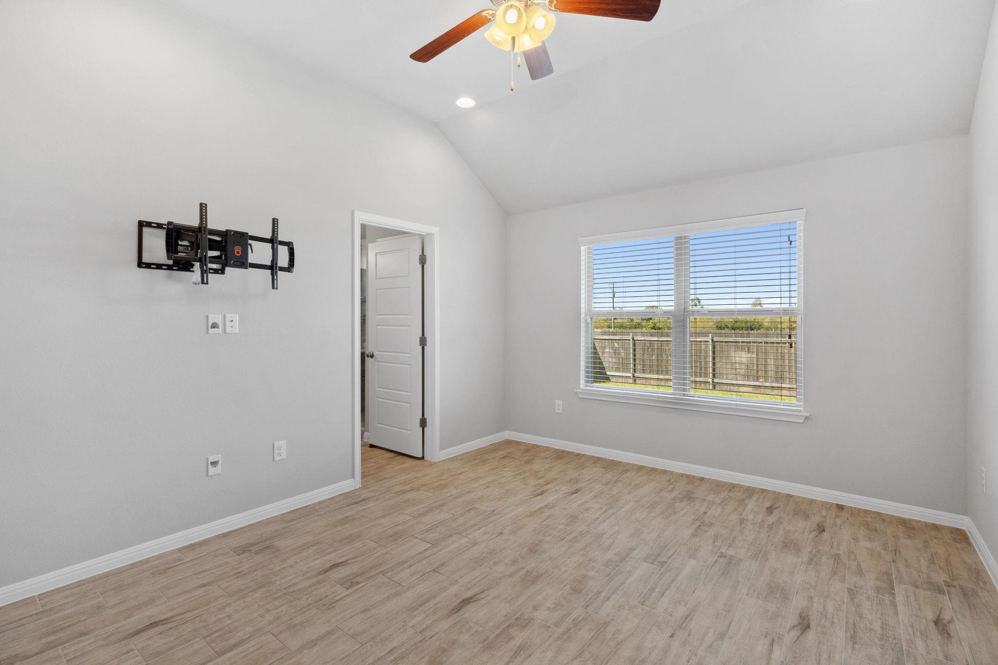 1912 Garretts Way Property Photo 17