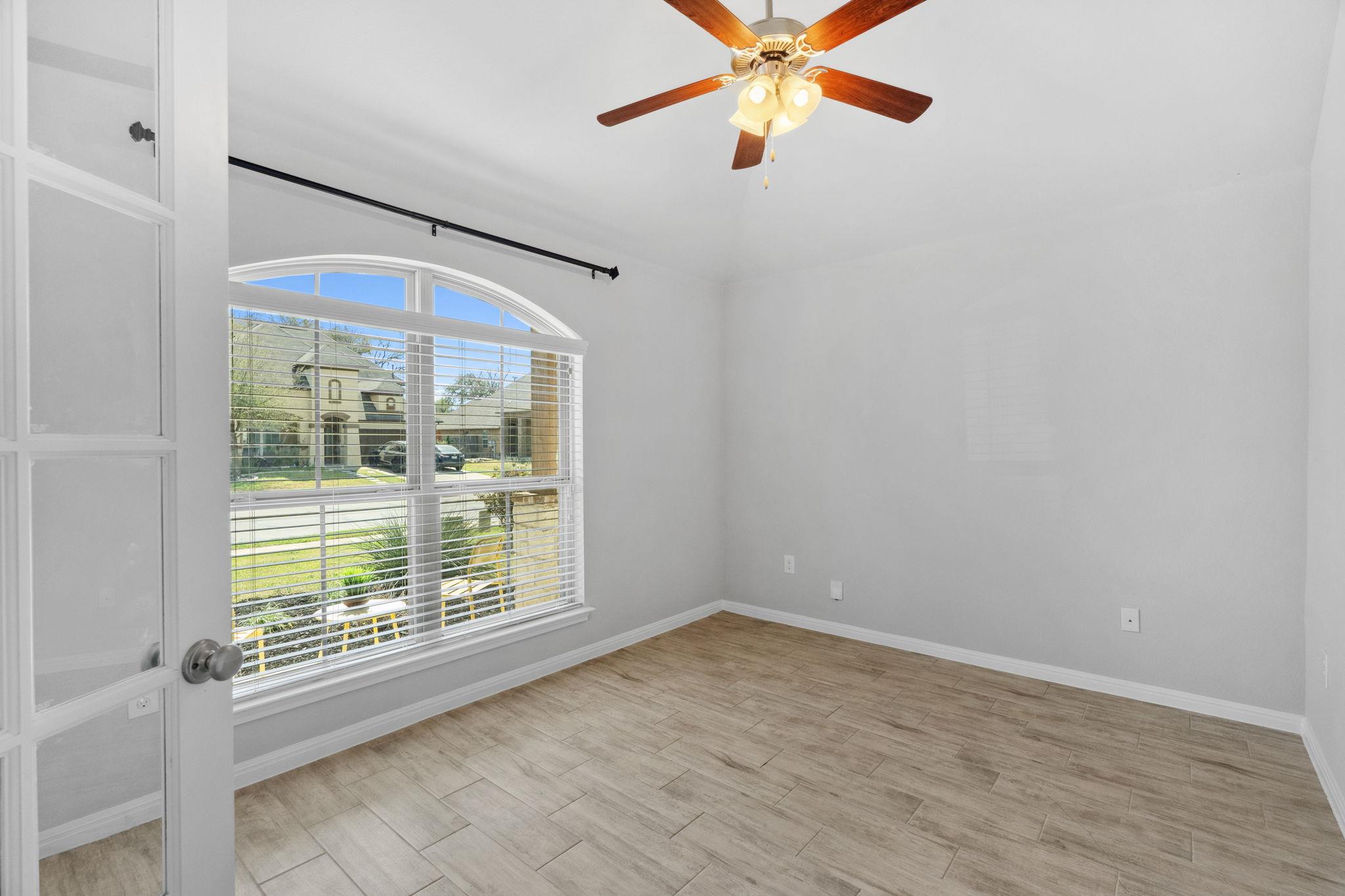 1912 Garretts Way Property Photo 24