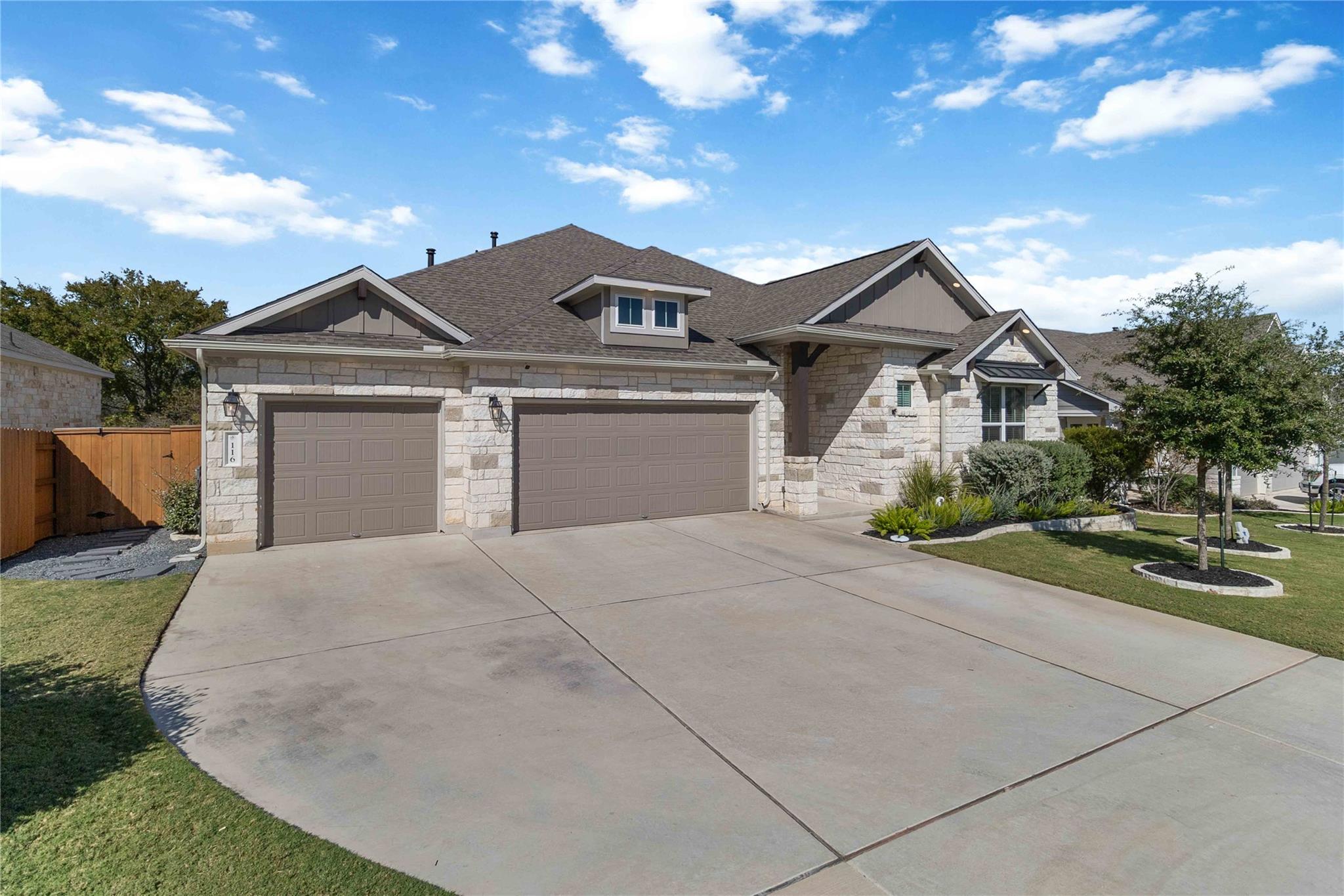 116 Charles Zanco Dr Property Photo 1