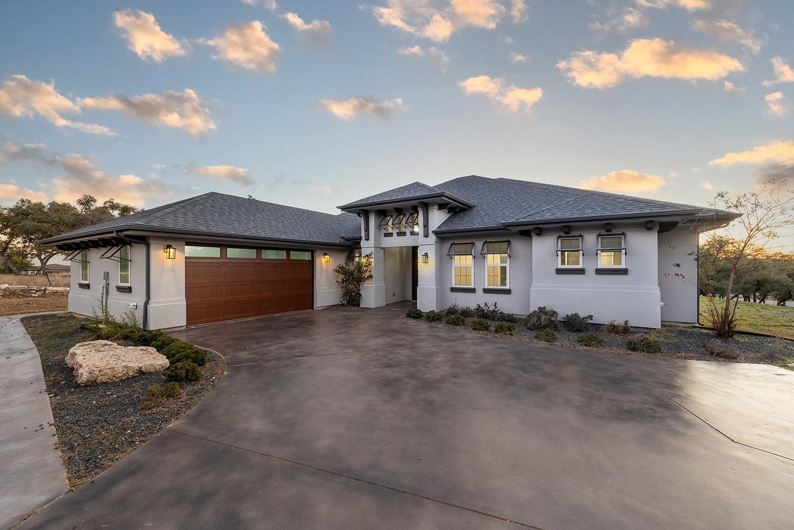 Lago Vista Real Estate Listings Main Image