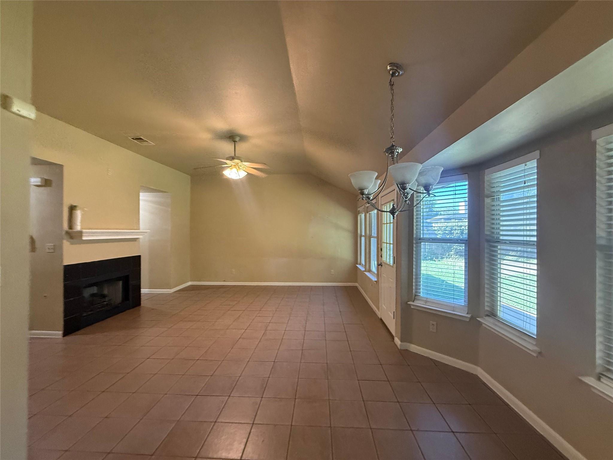 2107 Yaupon Trl Property Photo 3