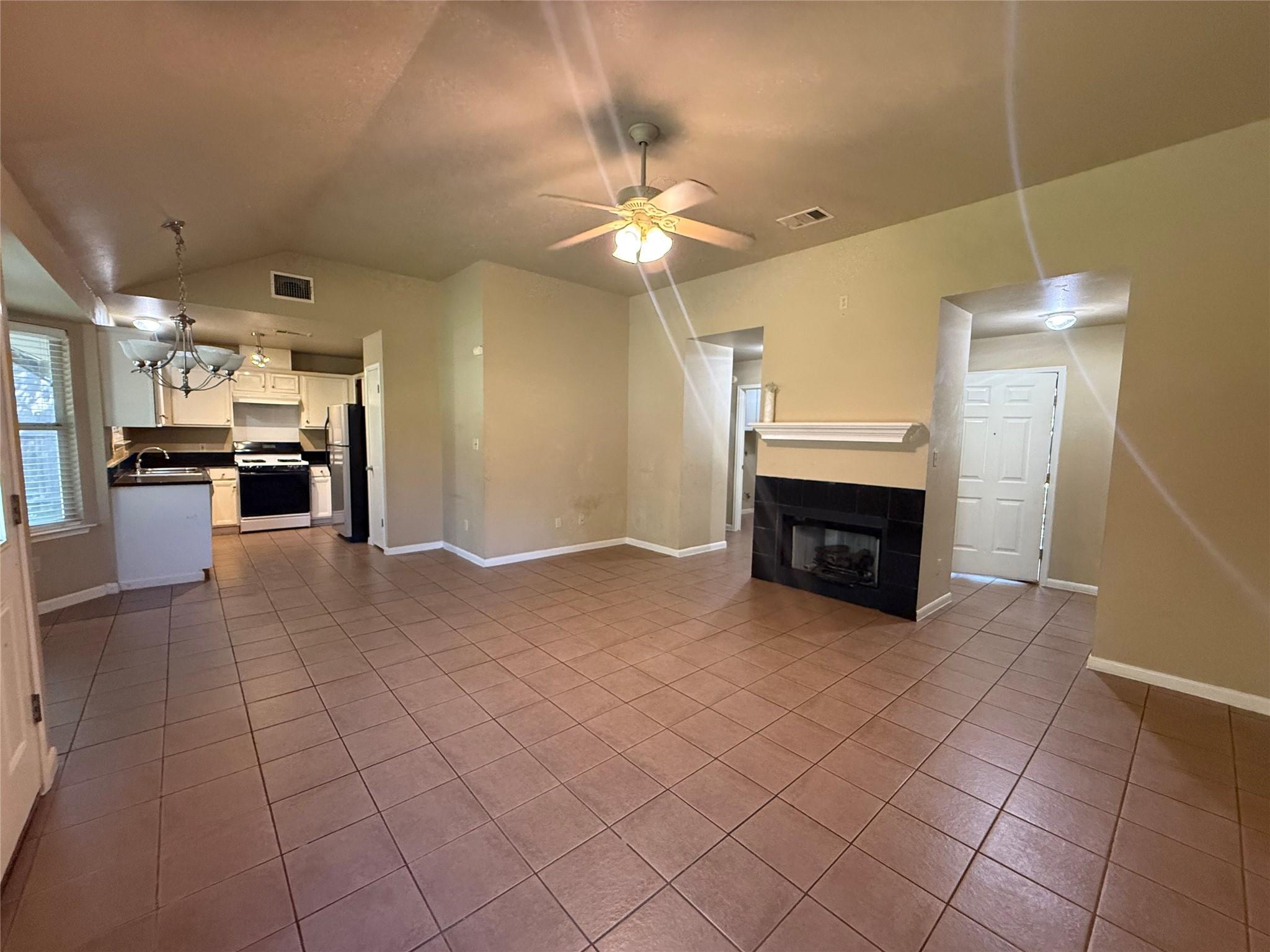 2107 Yaupon Trl Property Photo 4