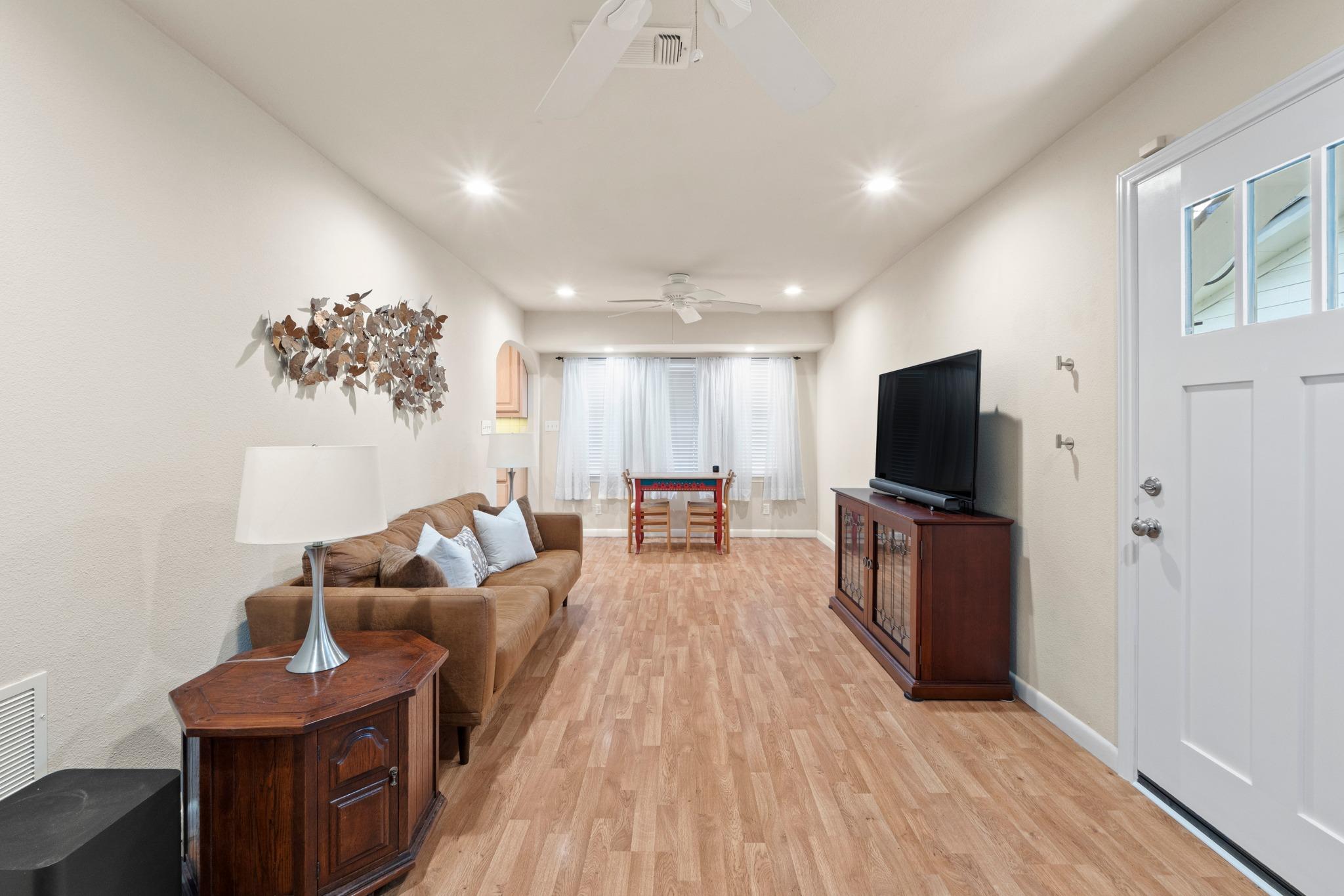 8501 Kromer St Property Photo 15
