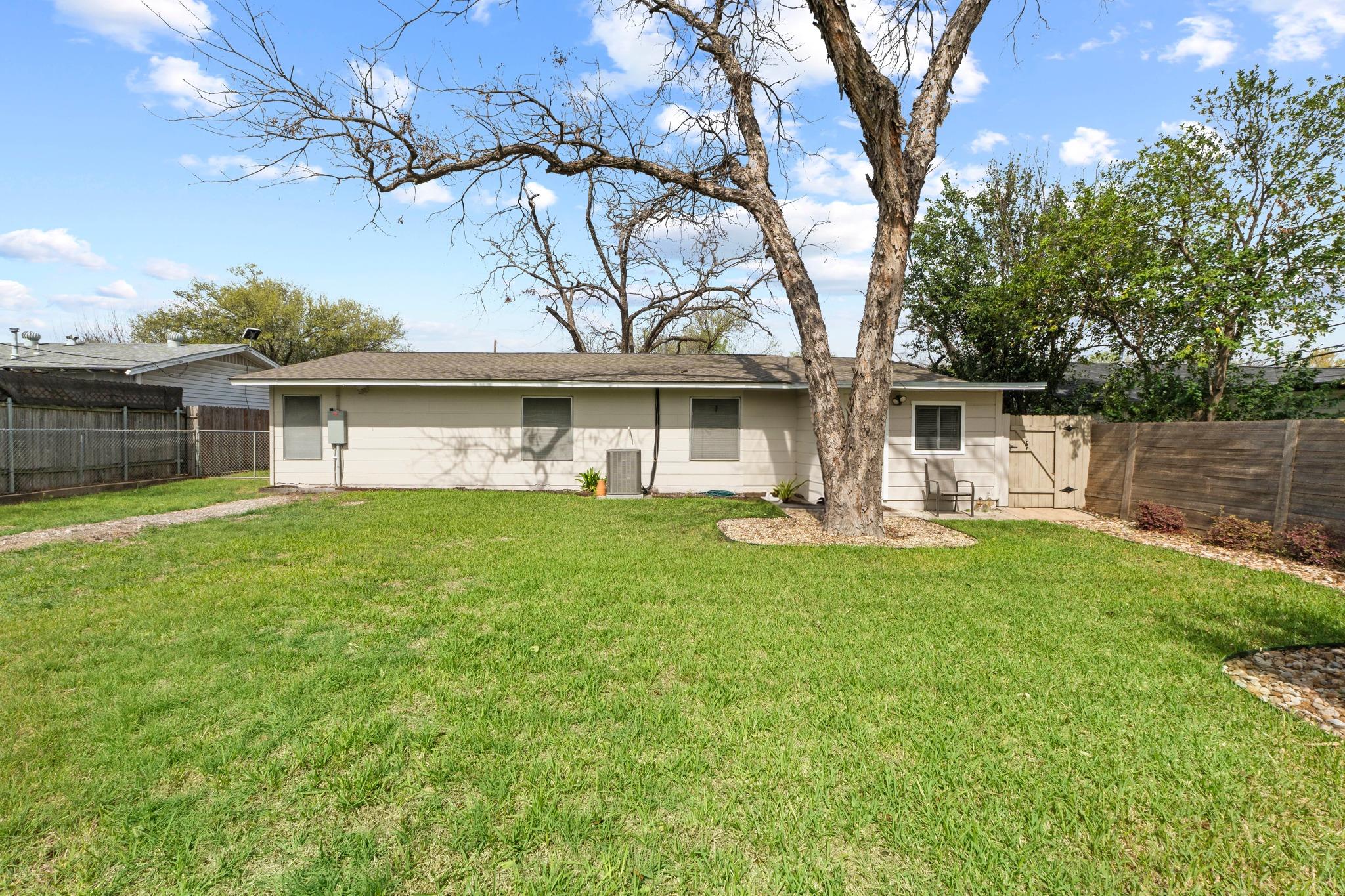 8501 Kromer St Property Photo 28