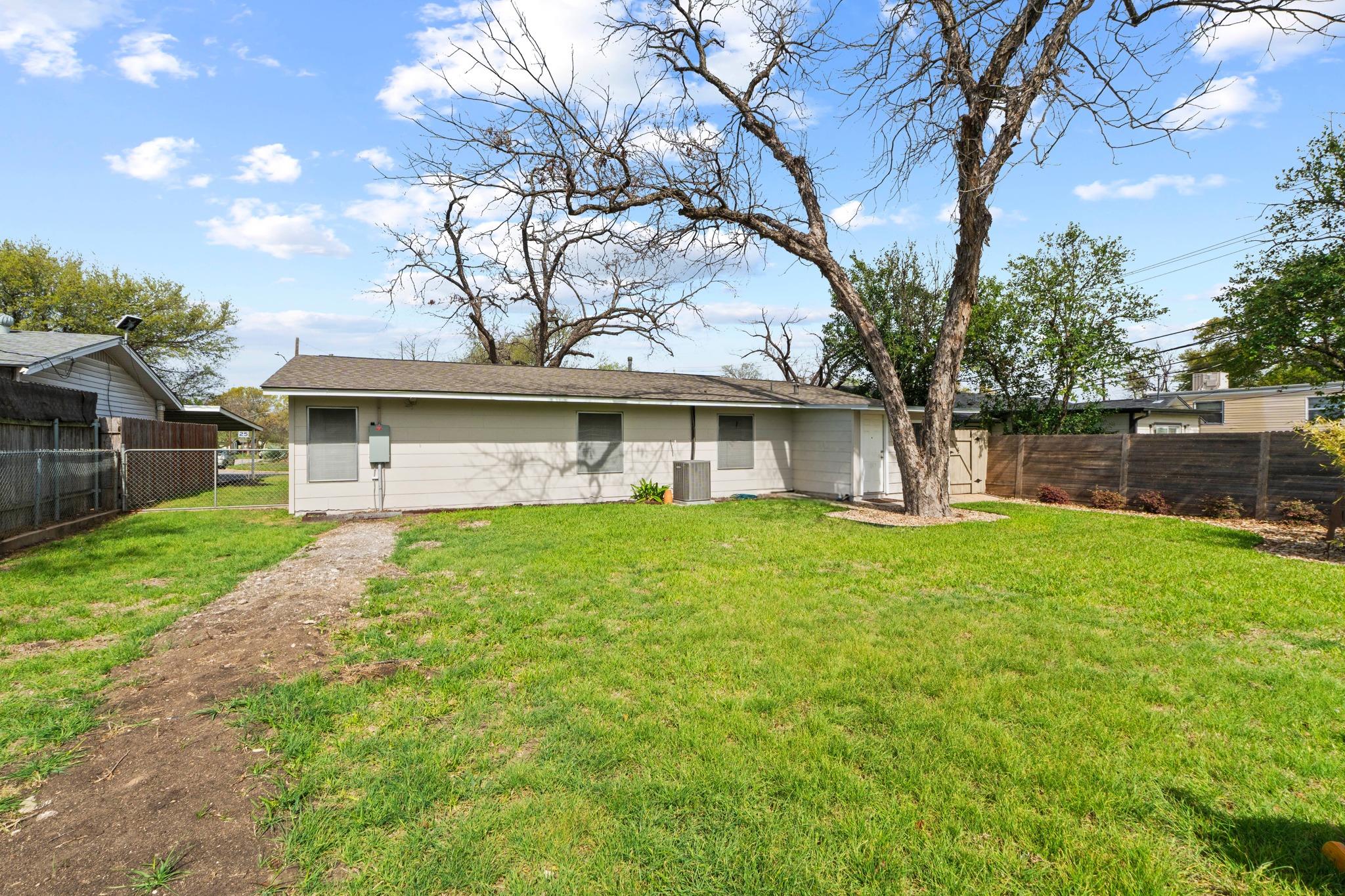 8501 Kromer St Property Photo 29