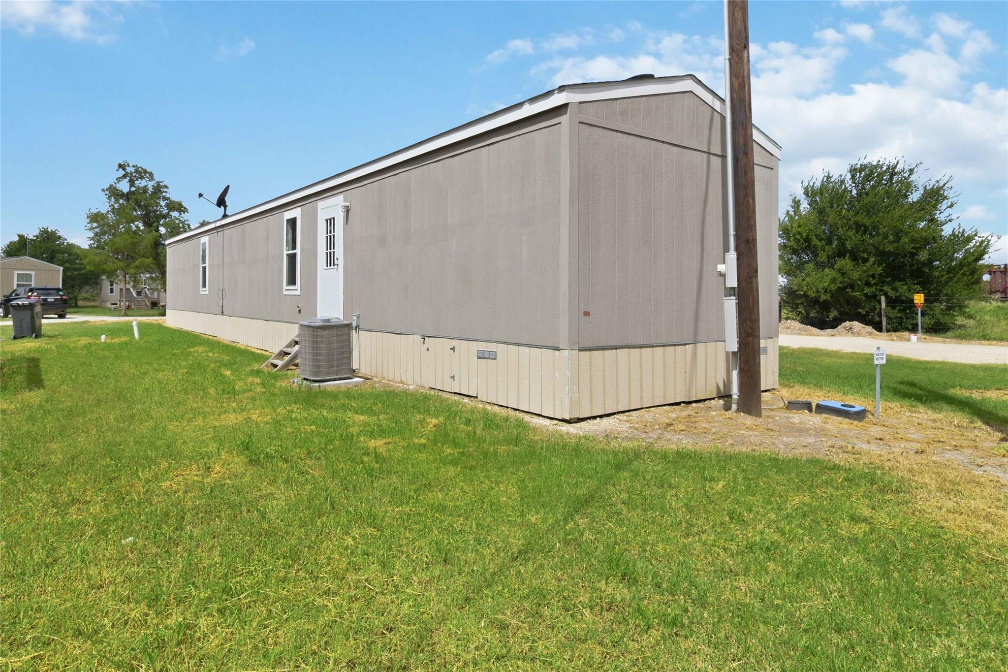 5670 E Austin St Property Photo 4