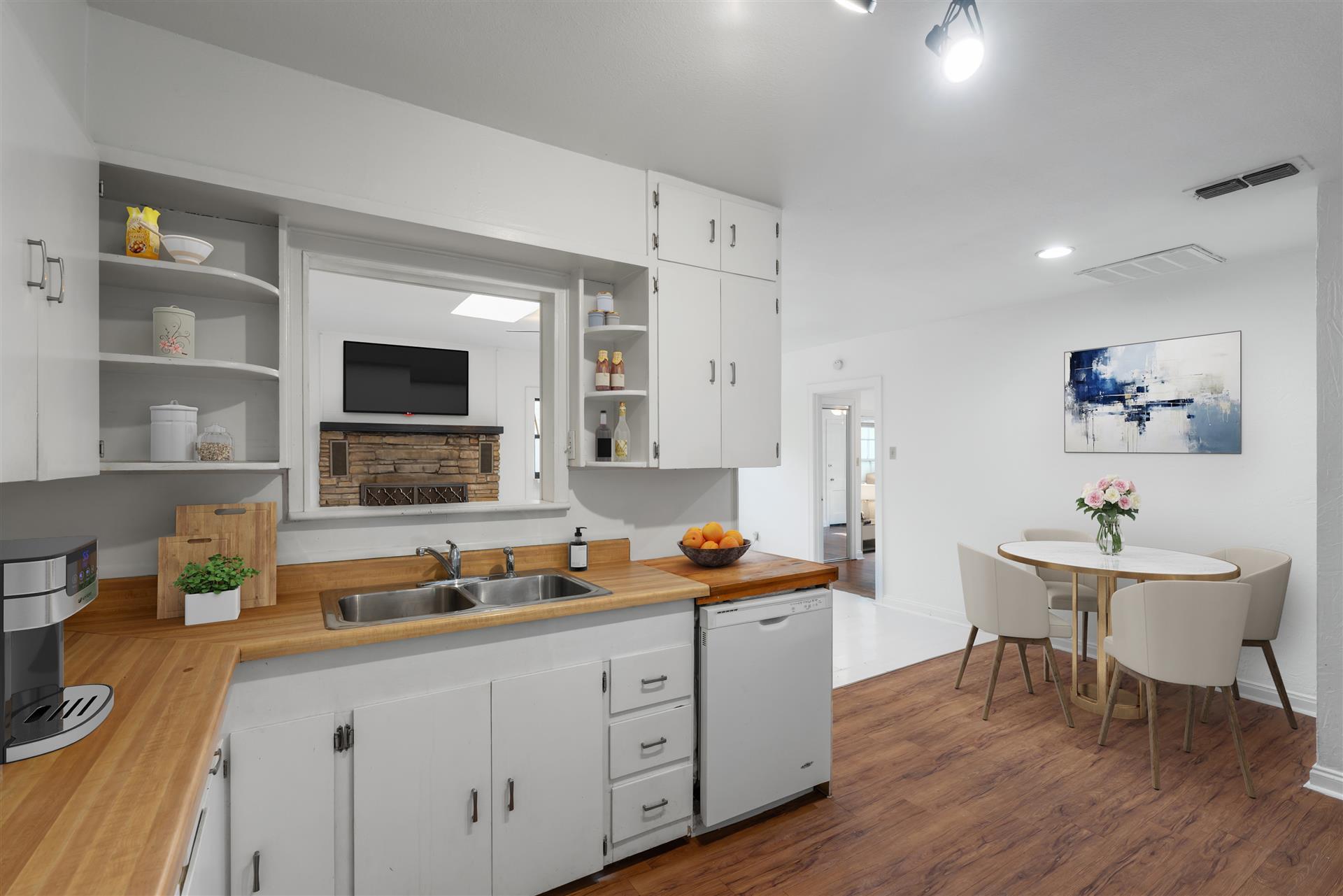 406 E Monroe St #b Property Photo 4