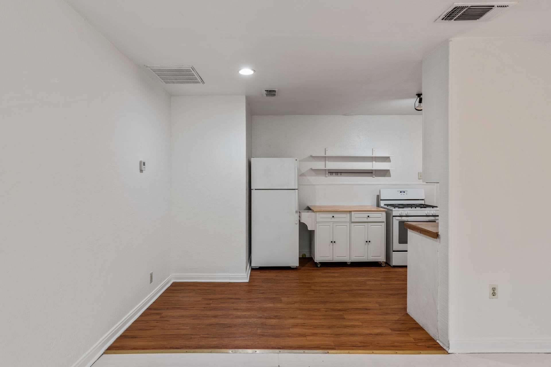 406 E Monroe St #b Property Photo 14