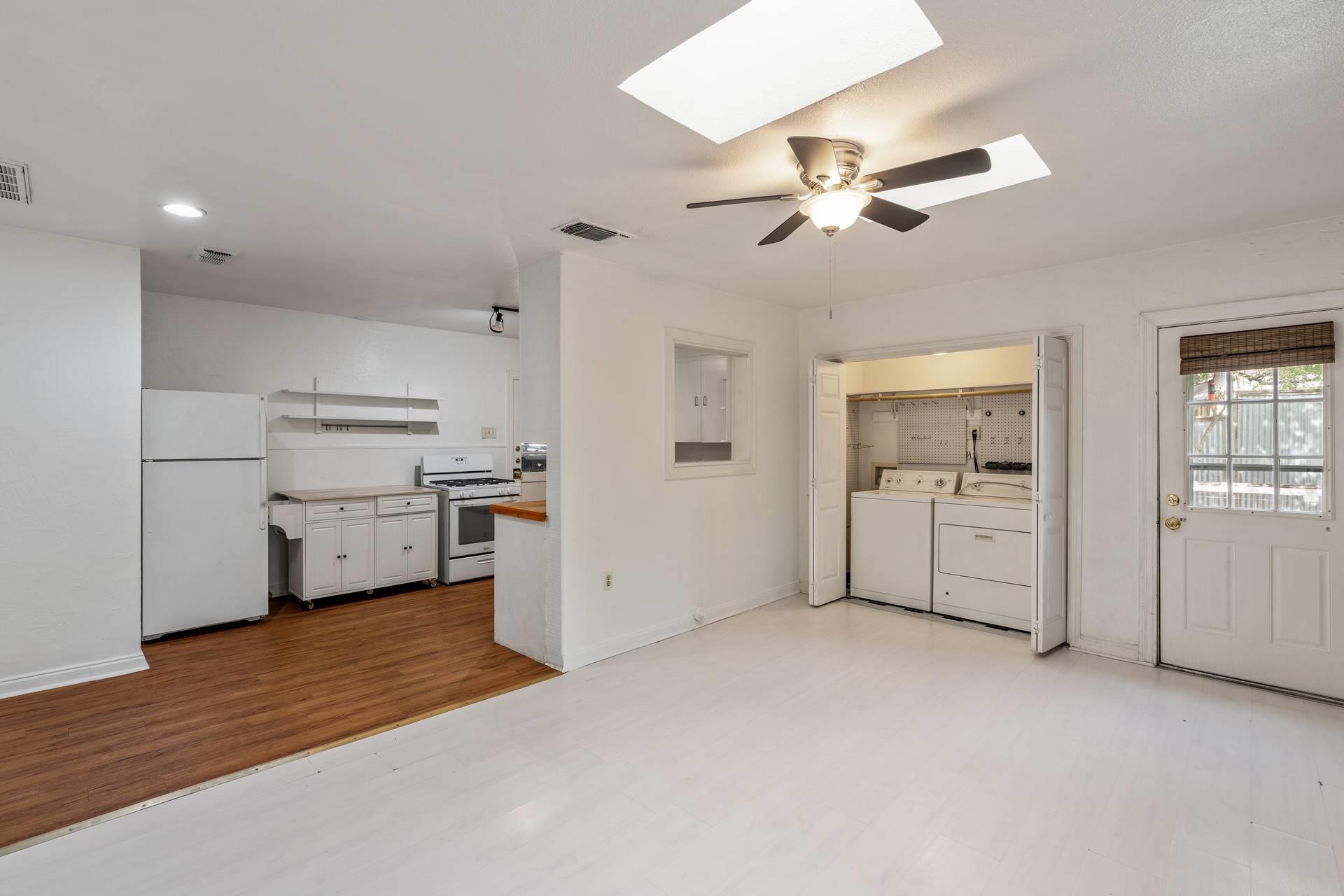 406 E Monroe St #b Property Photo 15
