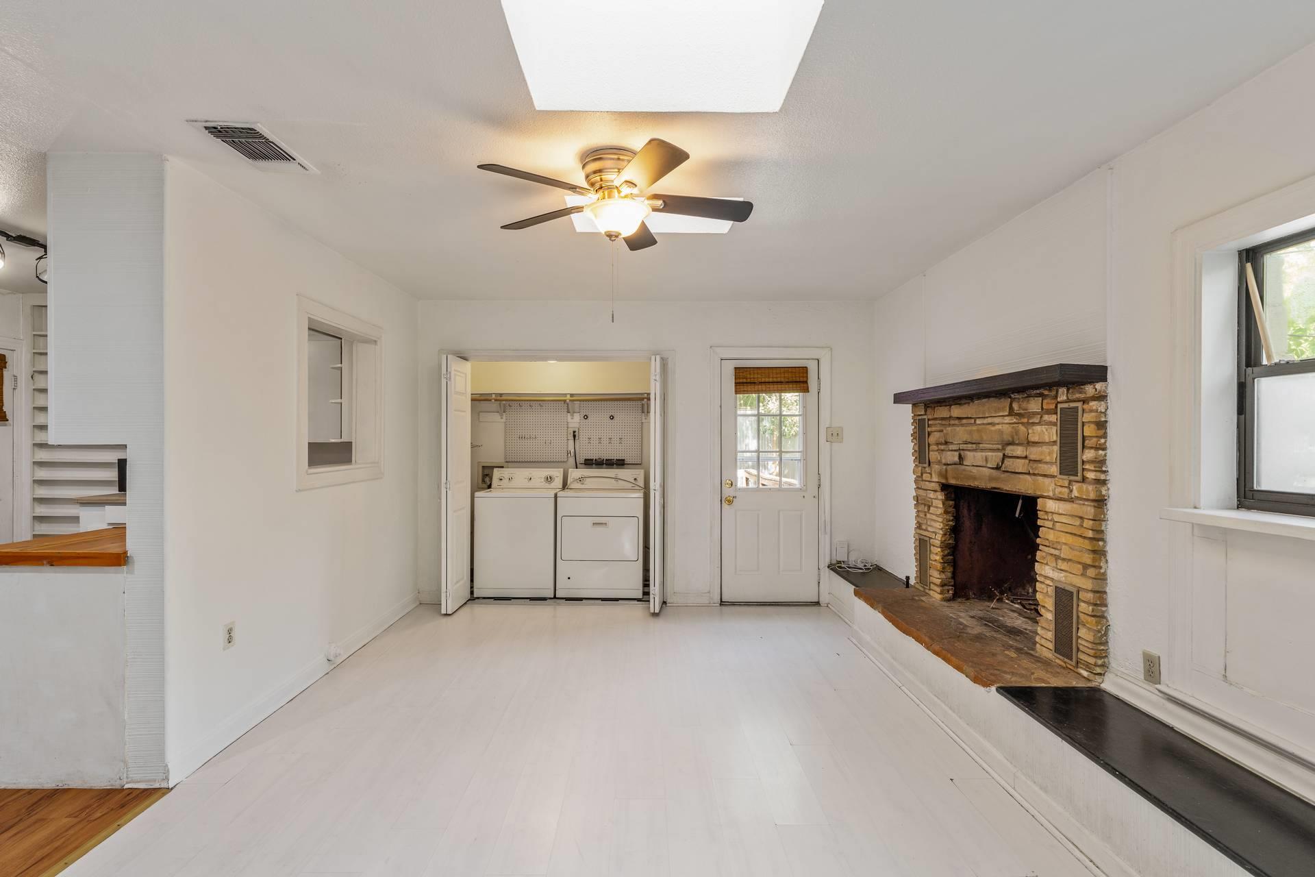 406 E Monroe St #b Property Photo 17